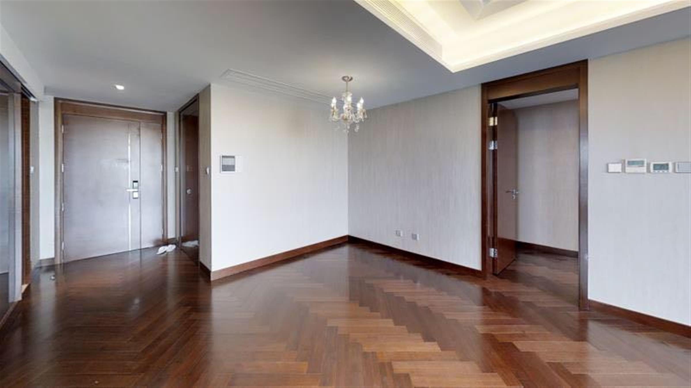 Beautiful Floors  New Luxury FFC Apartment in Paragon for Rent