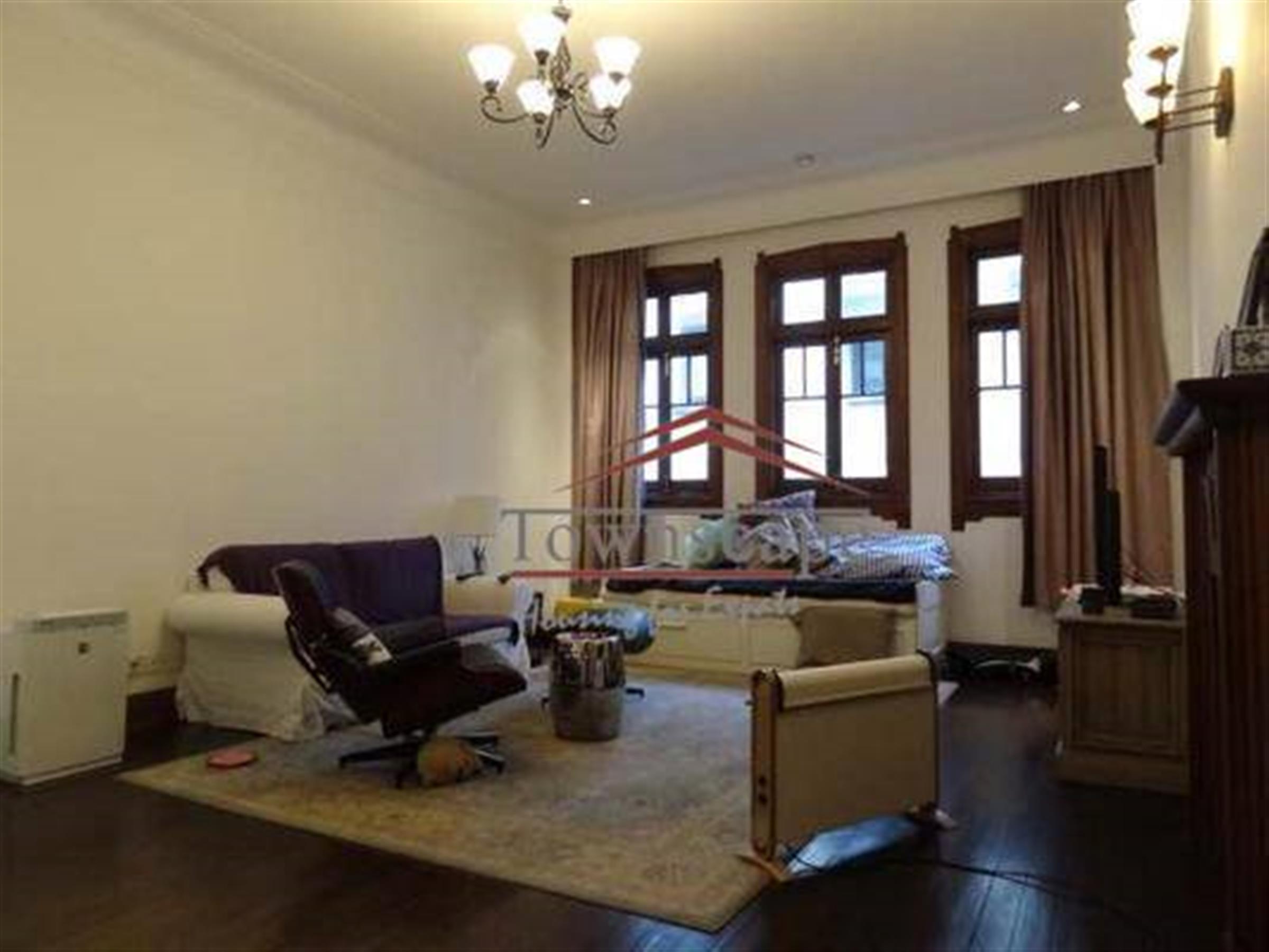 Furnished, Jing'an Lane House with Yard for Rent in Shanghai