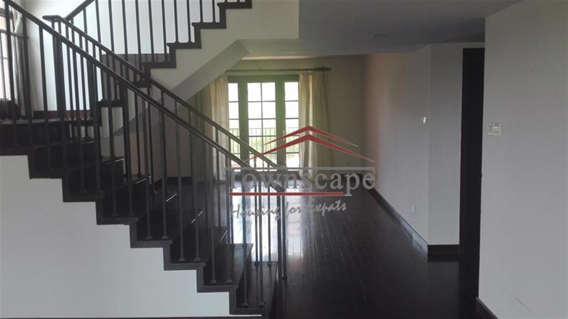 spacious apt Luxury Duplex in Prestigious Shanghai Racquet Club for Rent