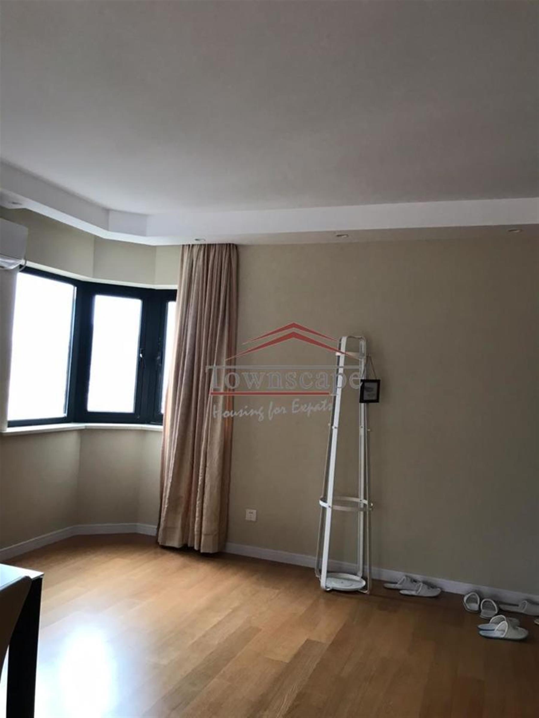 pretty floors Spacious Convenient Renovated FFC Apartment for Rent in Shanghai