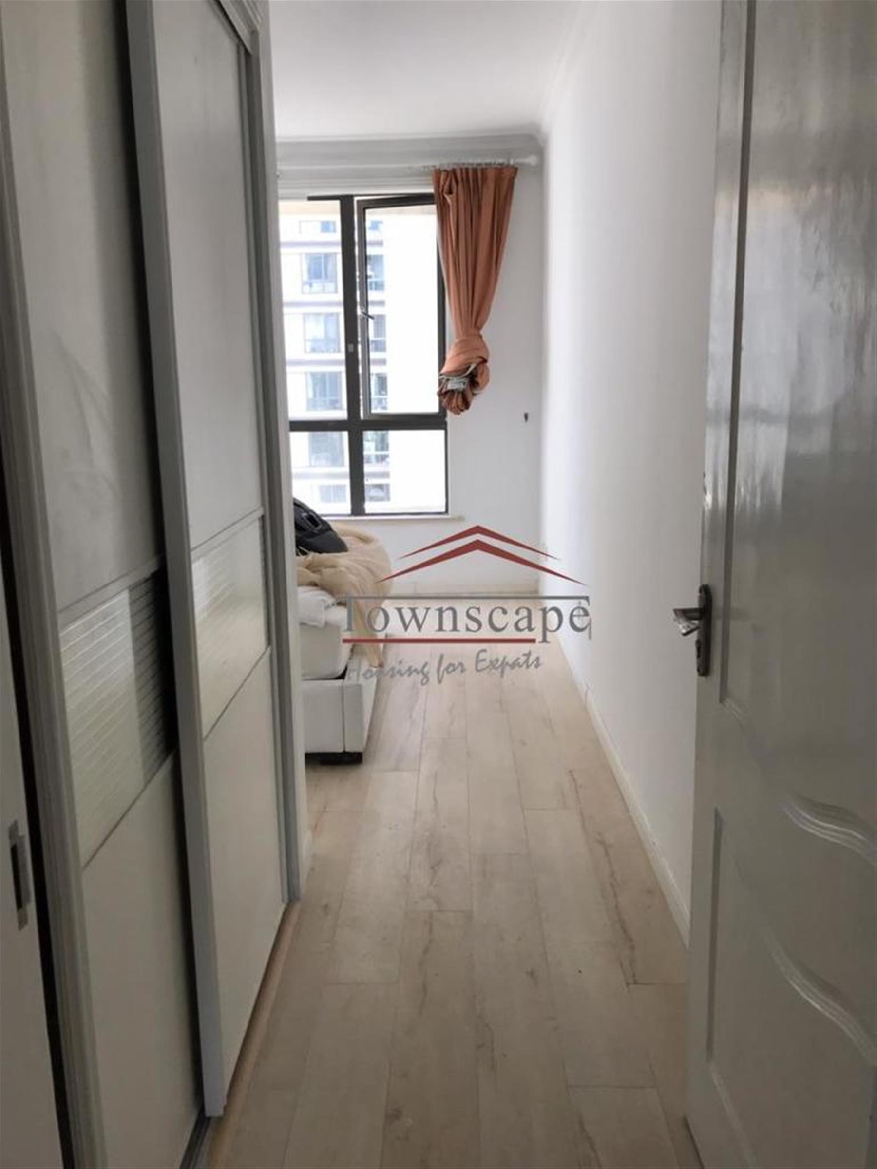 beautiful floors Spacious Renovated Nanjing W Rd Apartment for Rent in Shanghai