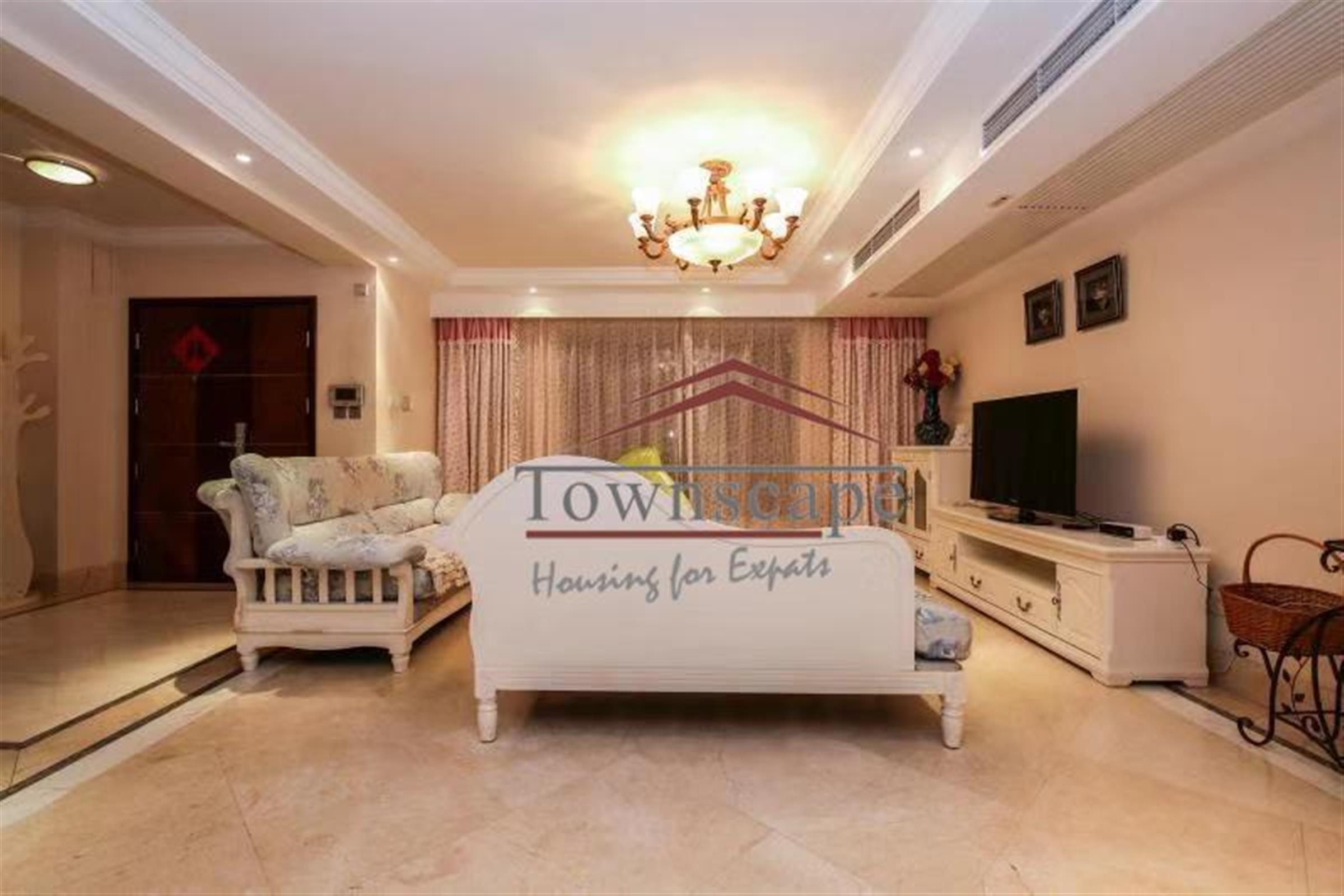 large bedroom Comfy Renovated Seasons Villas for Rent in Pudong, Shanghai