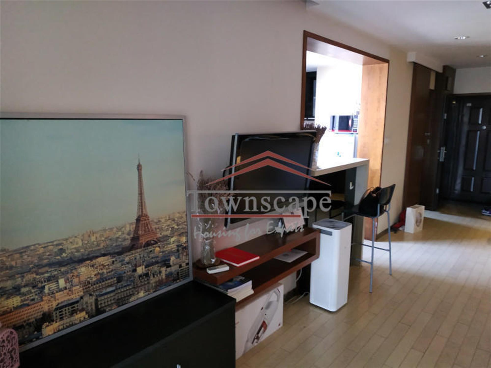 big tv Spacious Cozy XTD Apartment with Big Balcony for Rent in Shanghai