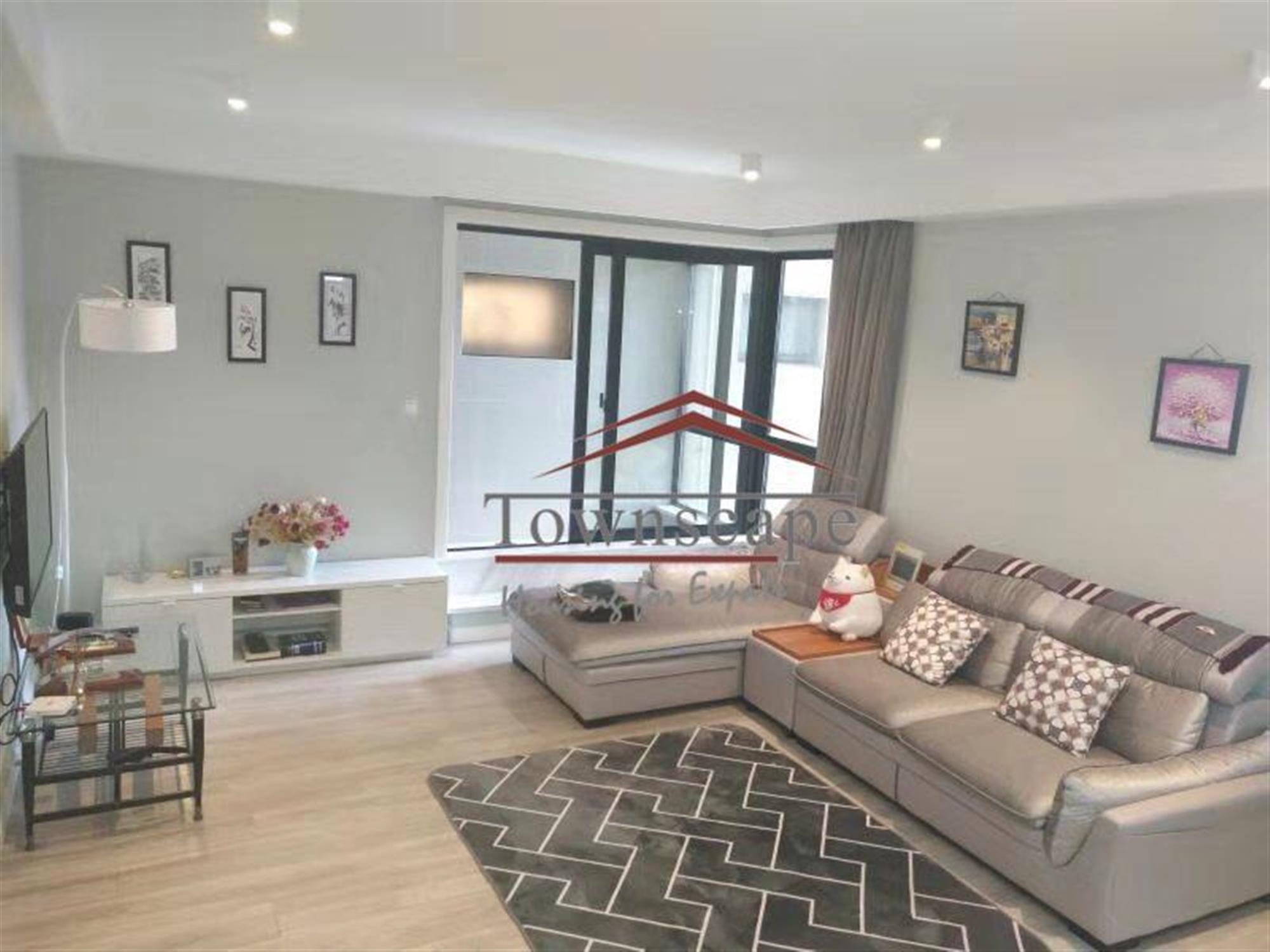 Big Livingrooom Redecorated Spacious XTD Apartment for Rent in Shanghai