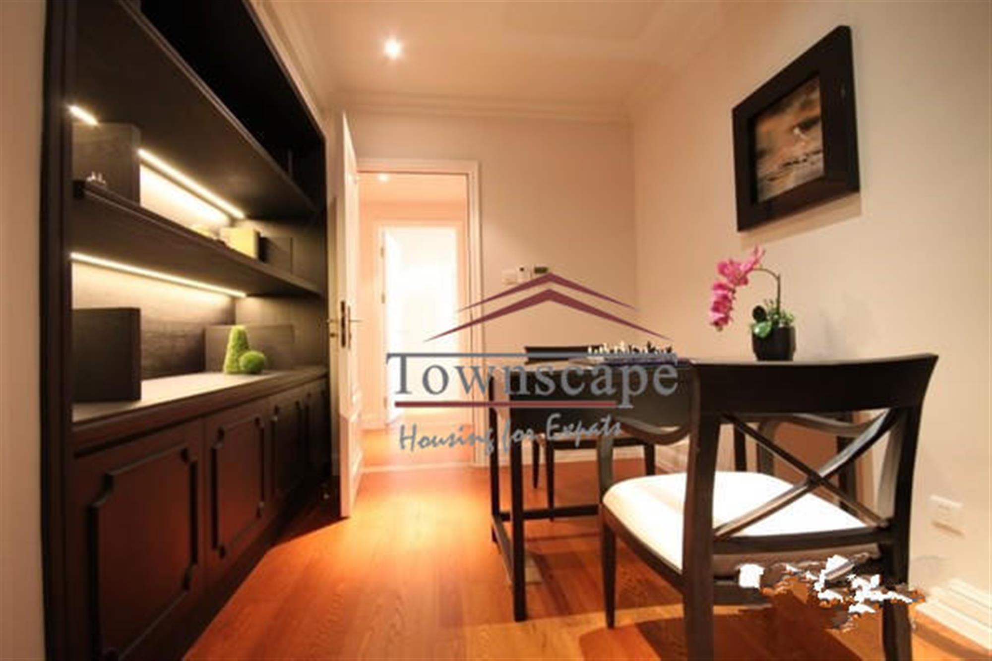 sitting room New LARGE LUX Hongqiao Apartment in Shanghai for Rent