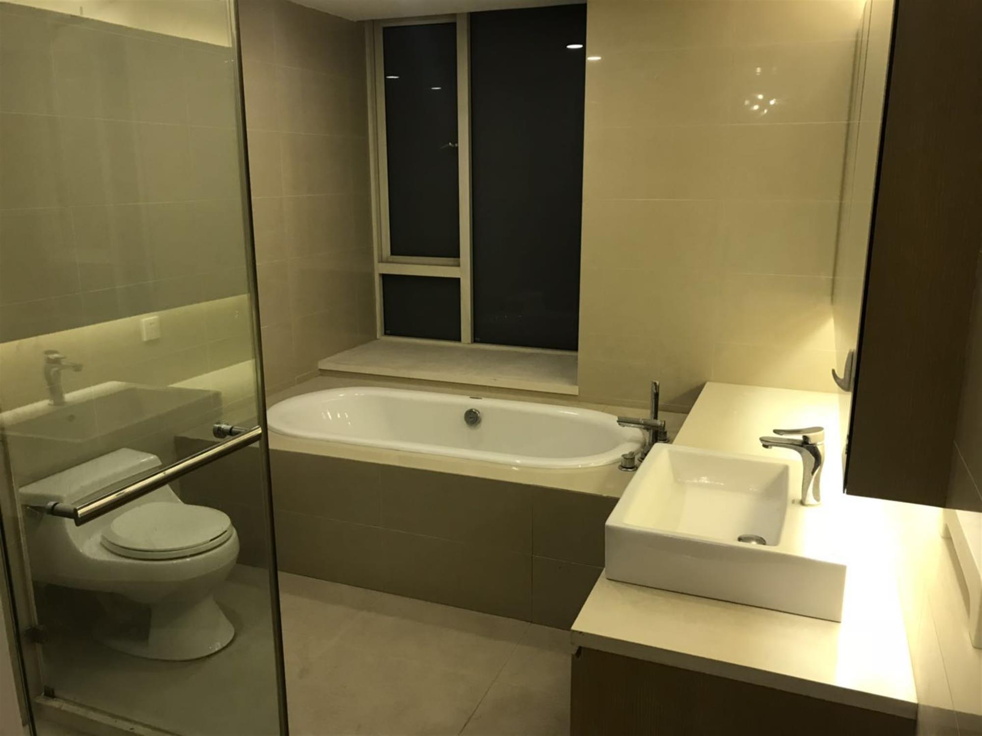 Bathtub Renovated Modern La Doll Apartment for Rent in Jing’an Shanghai