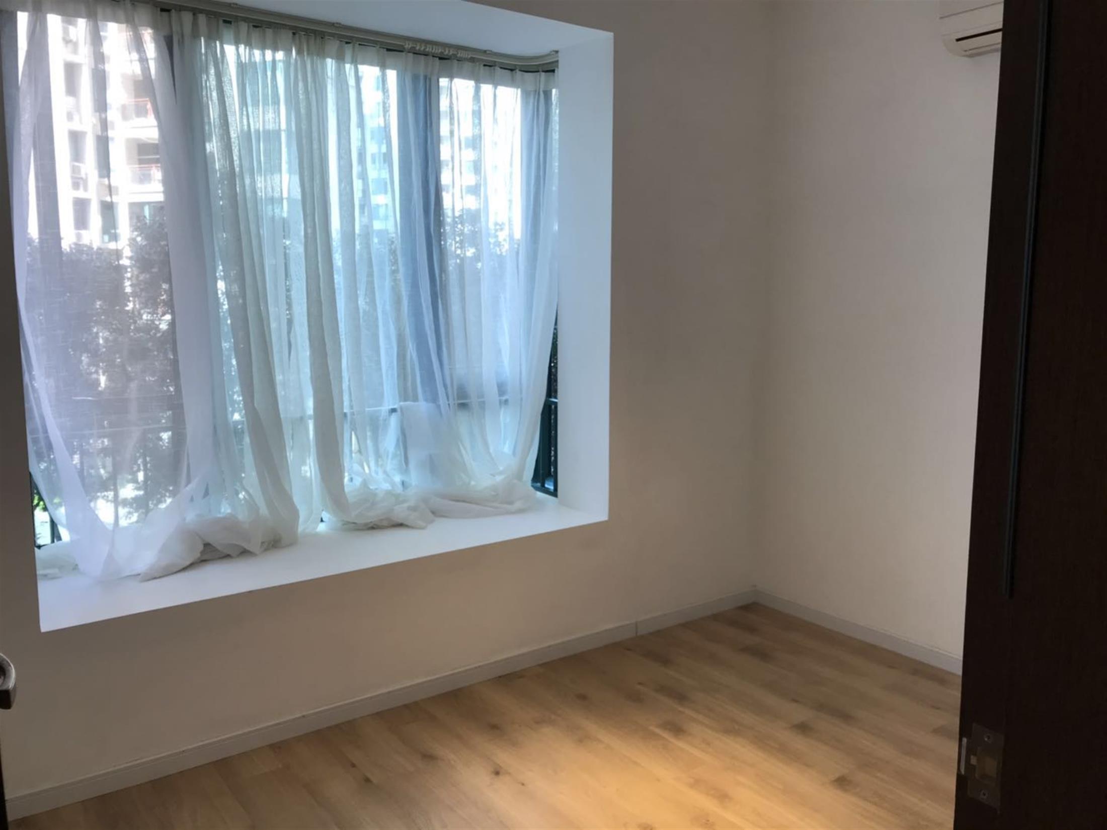 bright rooms Low Priced Oriental Manhattan Apartment for Rent in Shanghai