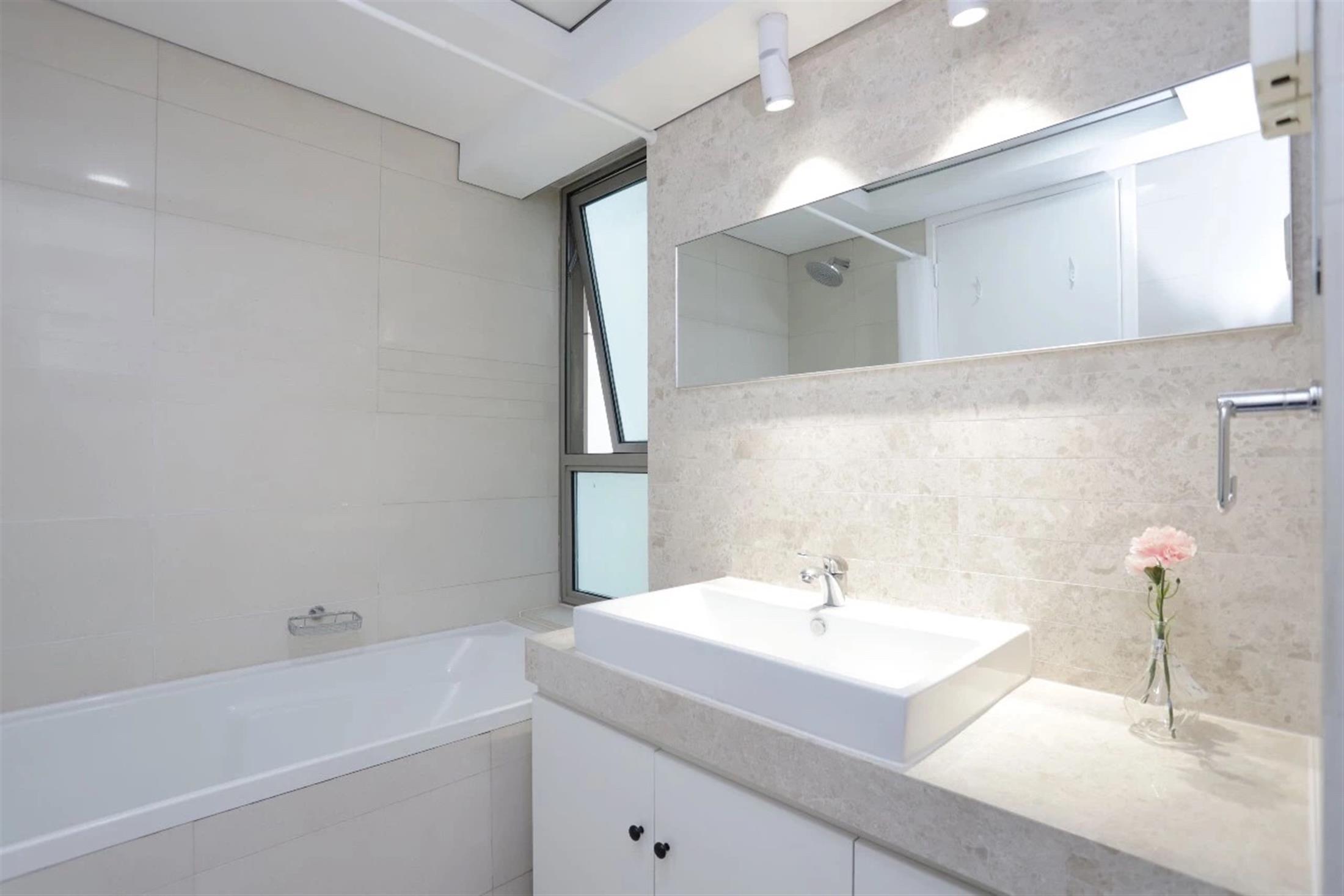 Bathtub New 8 Park Ave Apartment for Rent in Shanghai