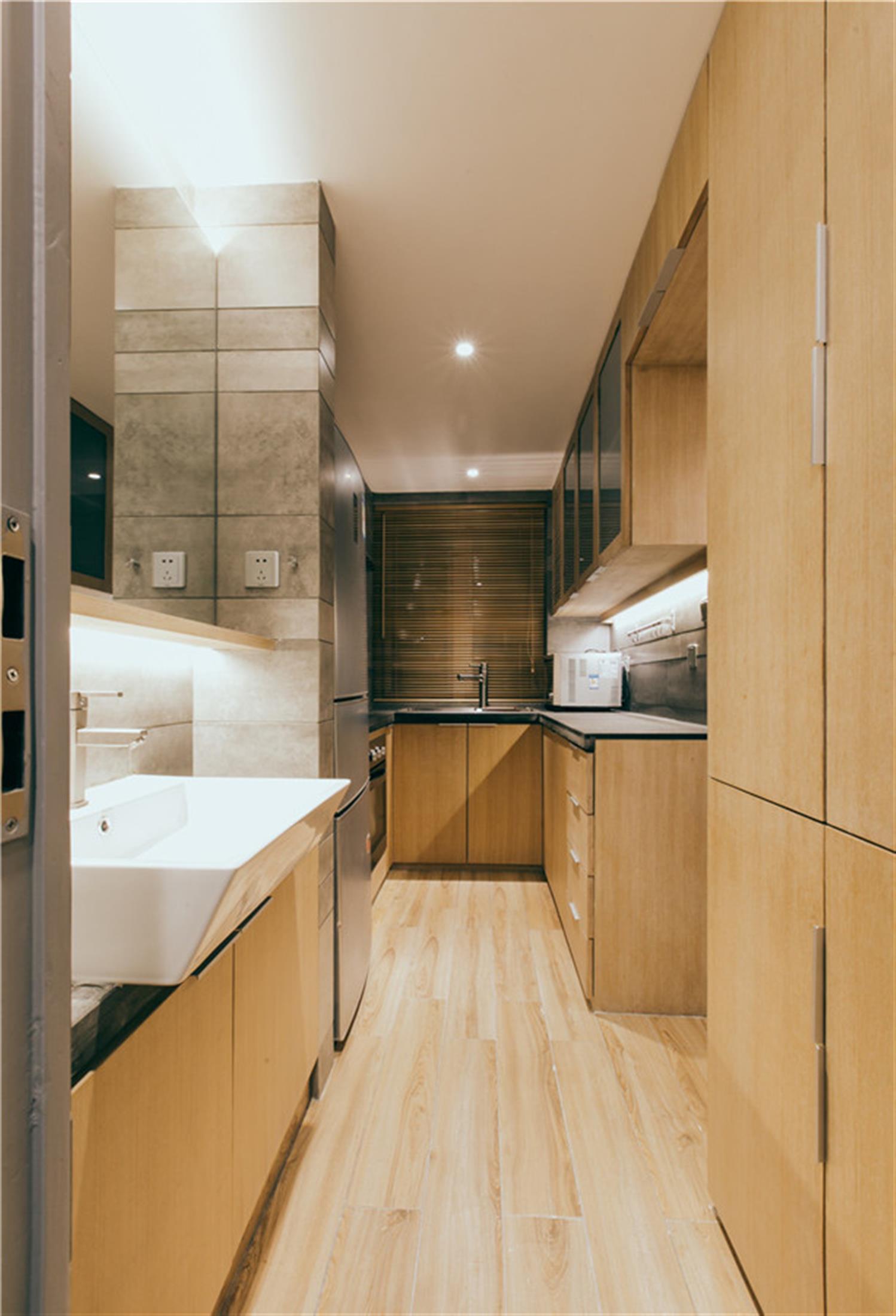 Narrow Kitchen FFC Duplex w Brand-New Furnishings for Rent in Shanghai