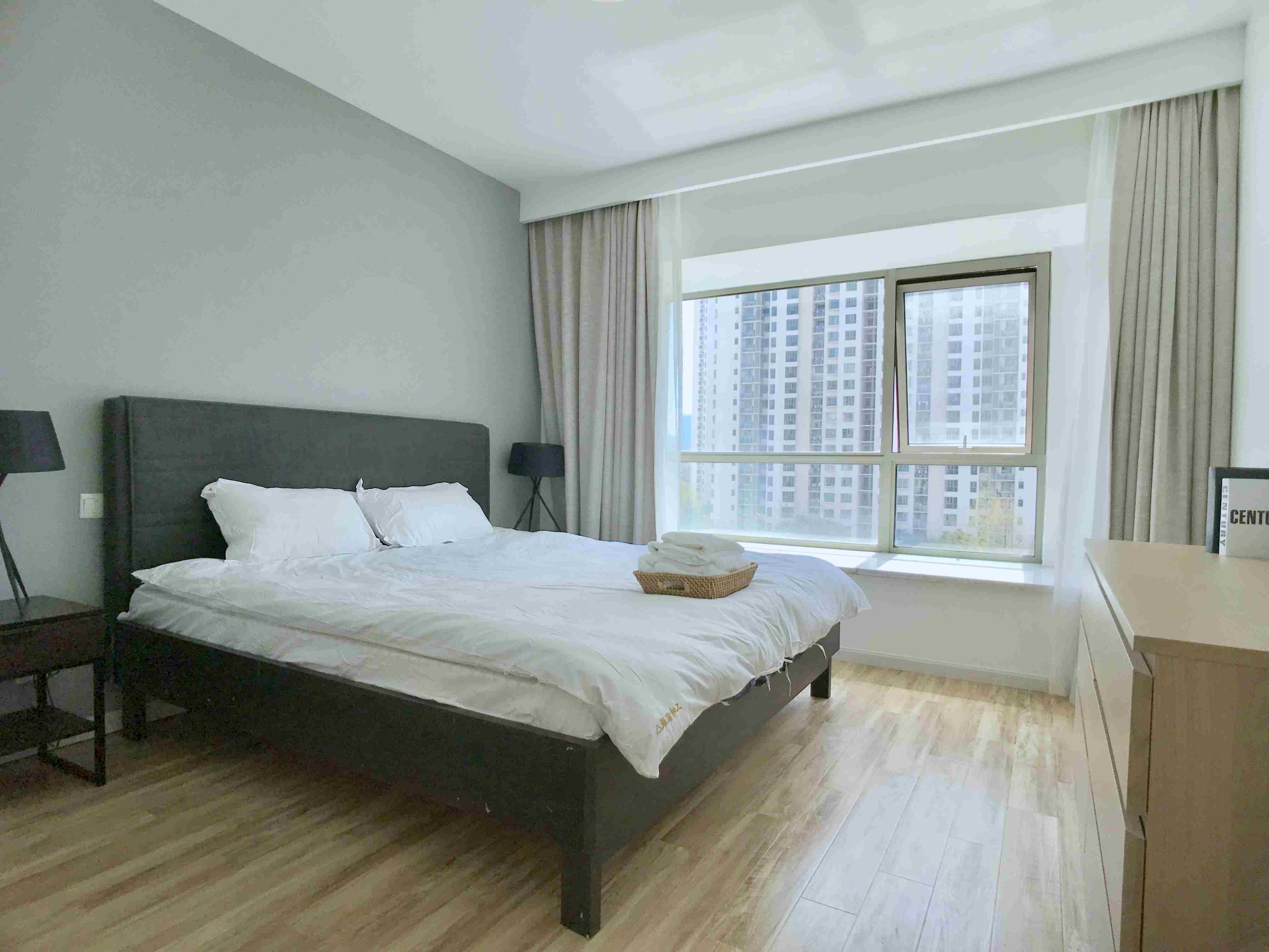 Bright Bedroom Modern Spacious 8 Park Ave Apartment for Rent in Shanghai