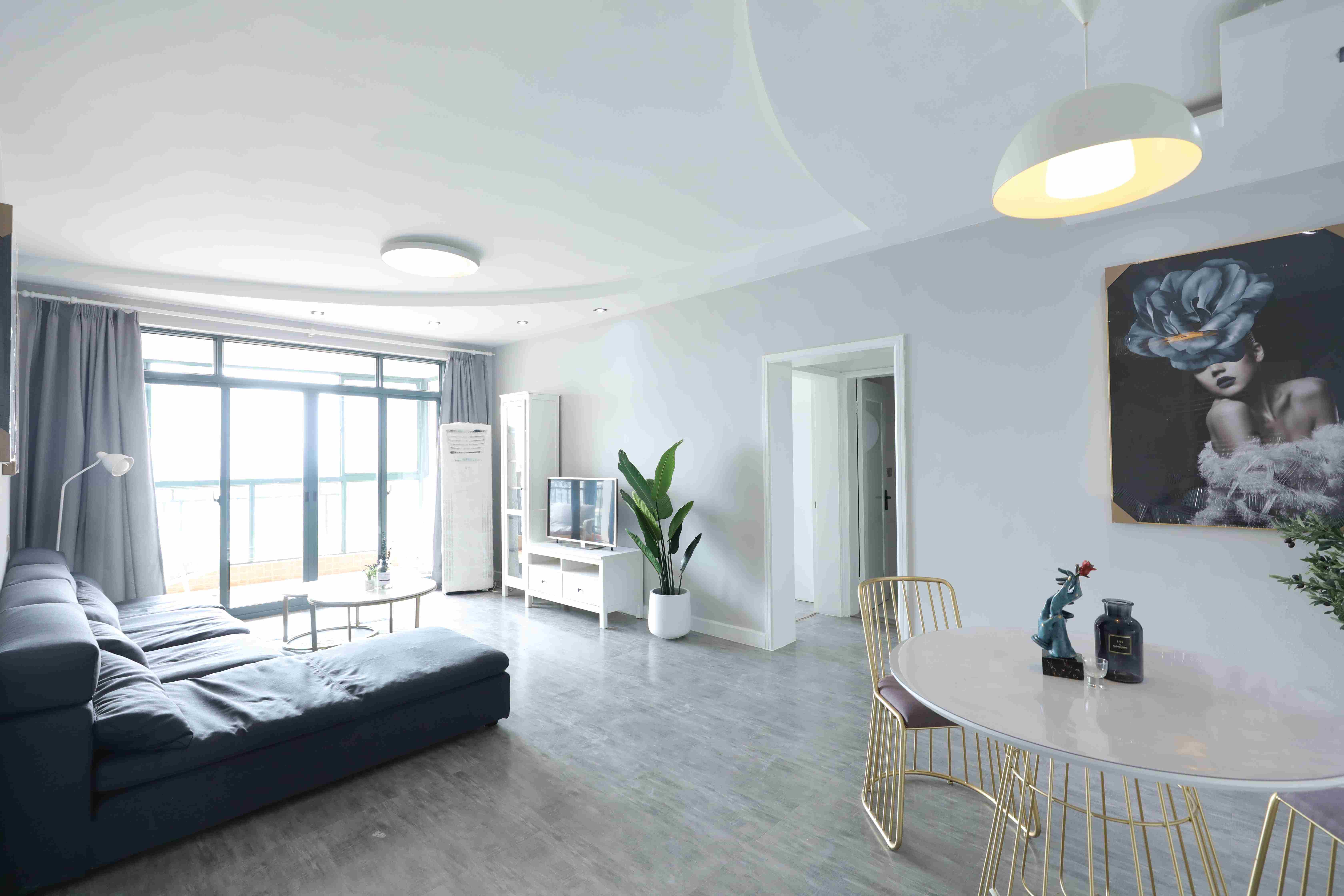 New Spacious Bright Laoximen Apartment for Rent in Shanghai
