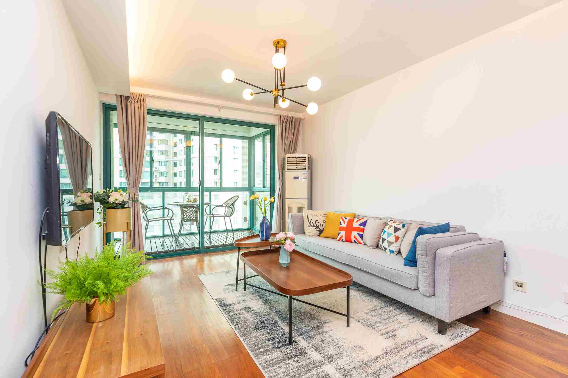 bright living room Bright Oriental Manhattan Apartment for Rent in Shanghai