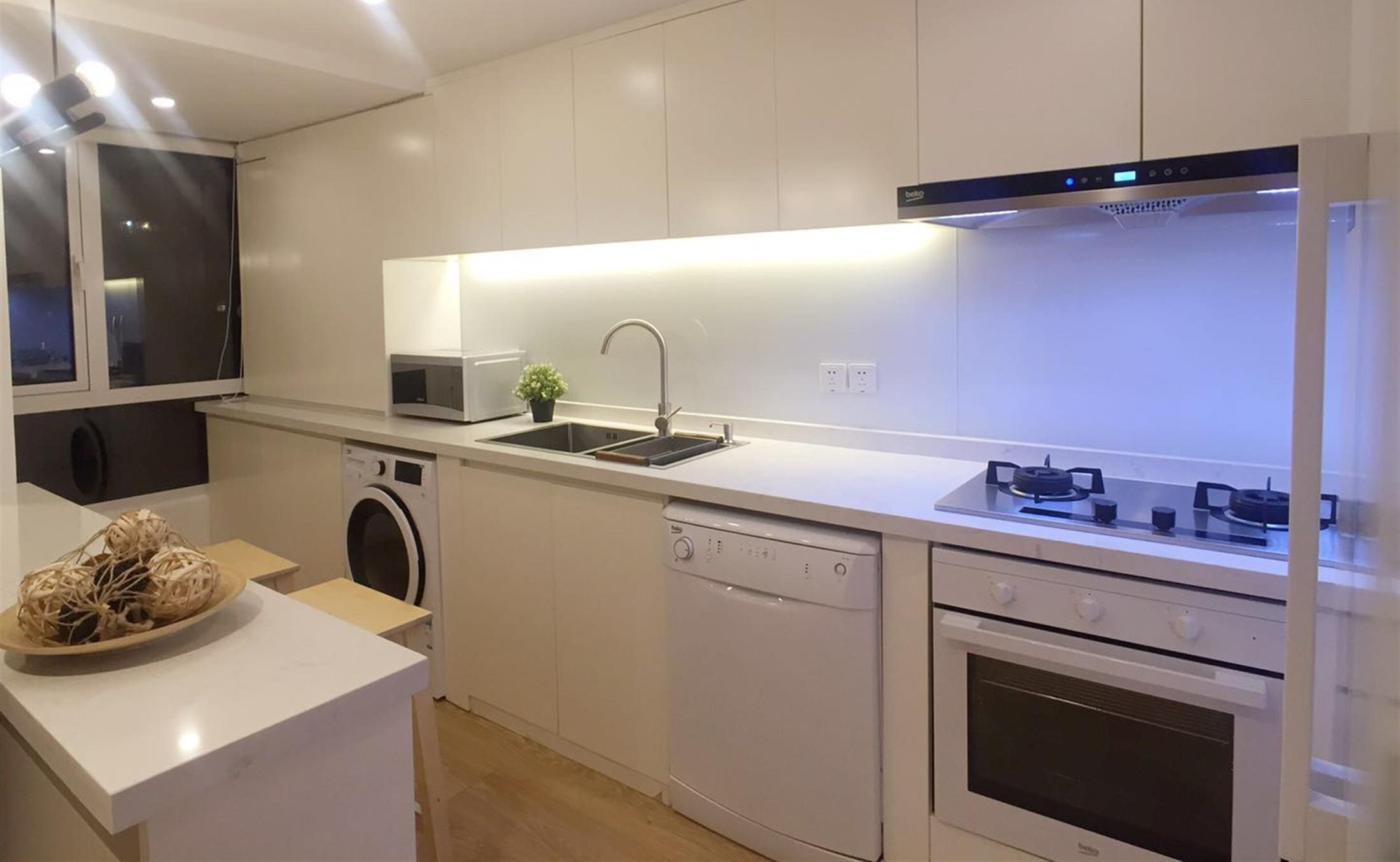 Open Kitchen Gorgeous Modern Open FFC Apartment in Shanghai for Rent