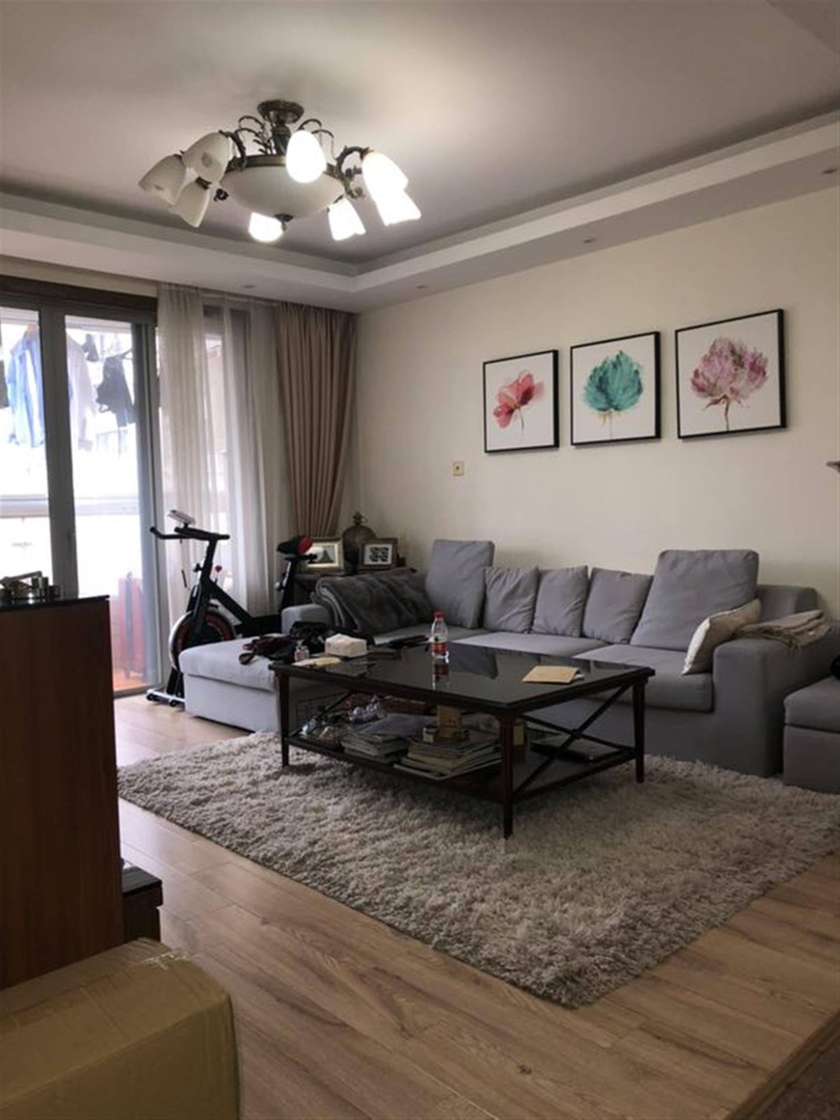Classic Jing'an Apartment in Shanghai for Rent