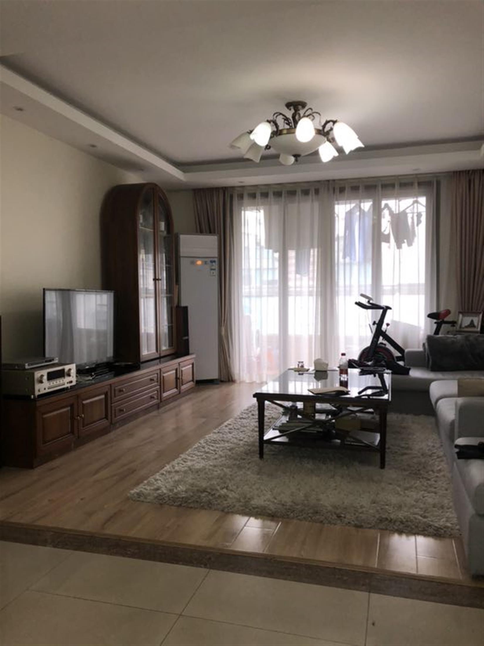 Open Living Room Classic Jing