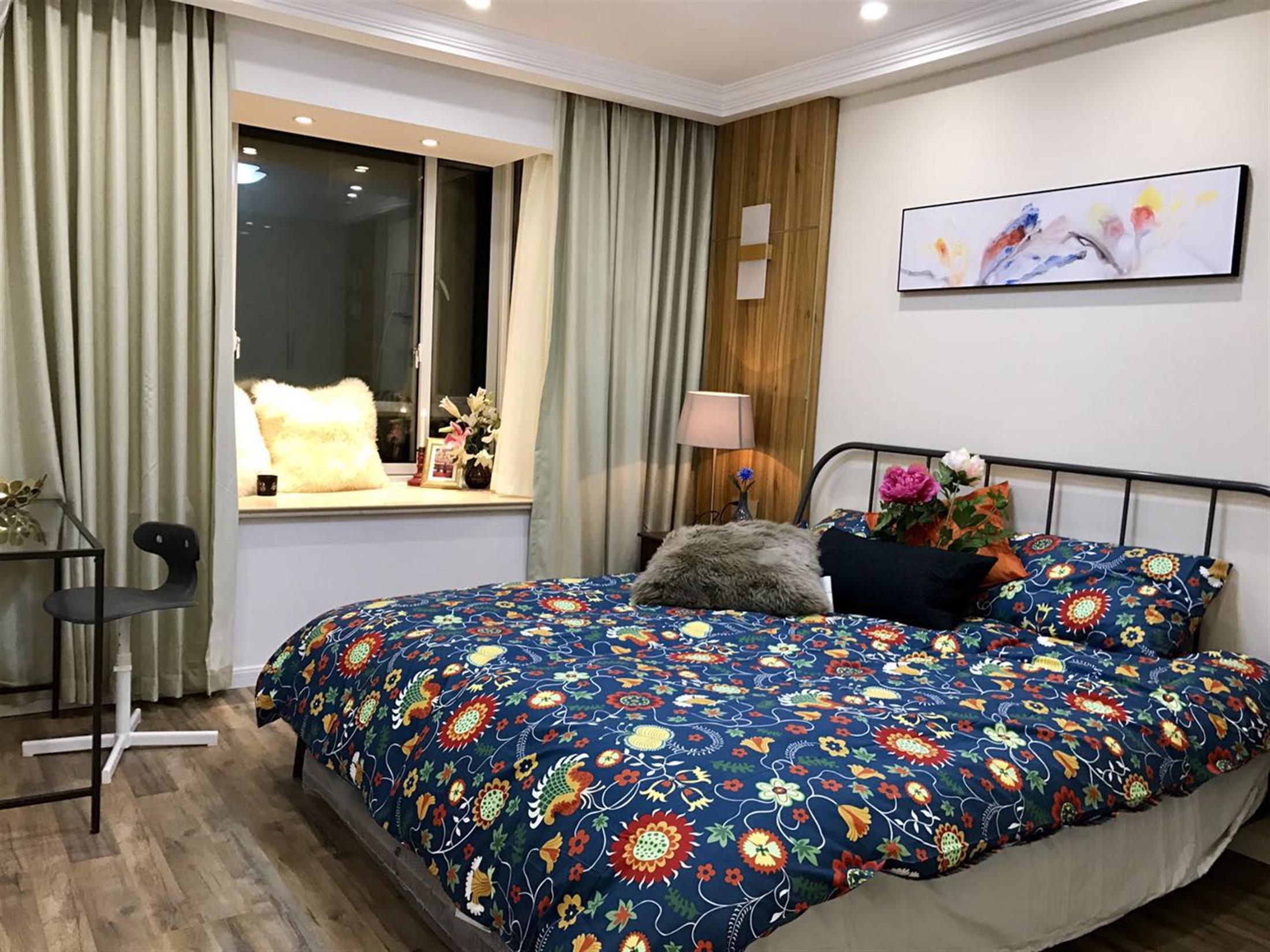 nice hardwood floors Comfy Nanjing W Rd Apartment for Rent in Shanghai