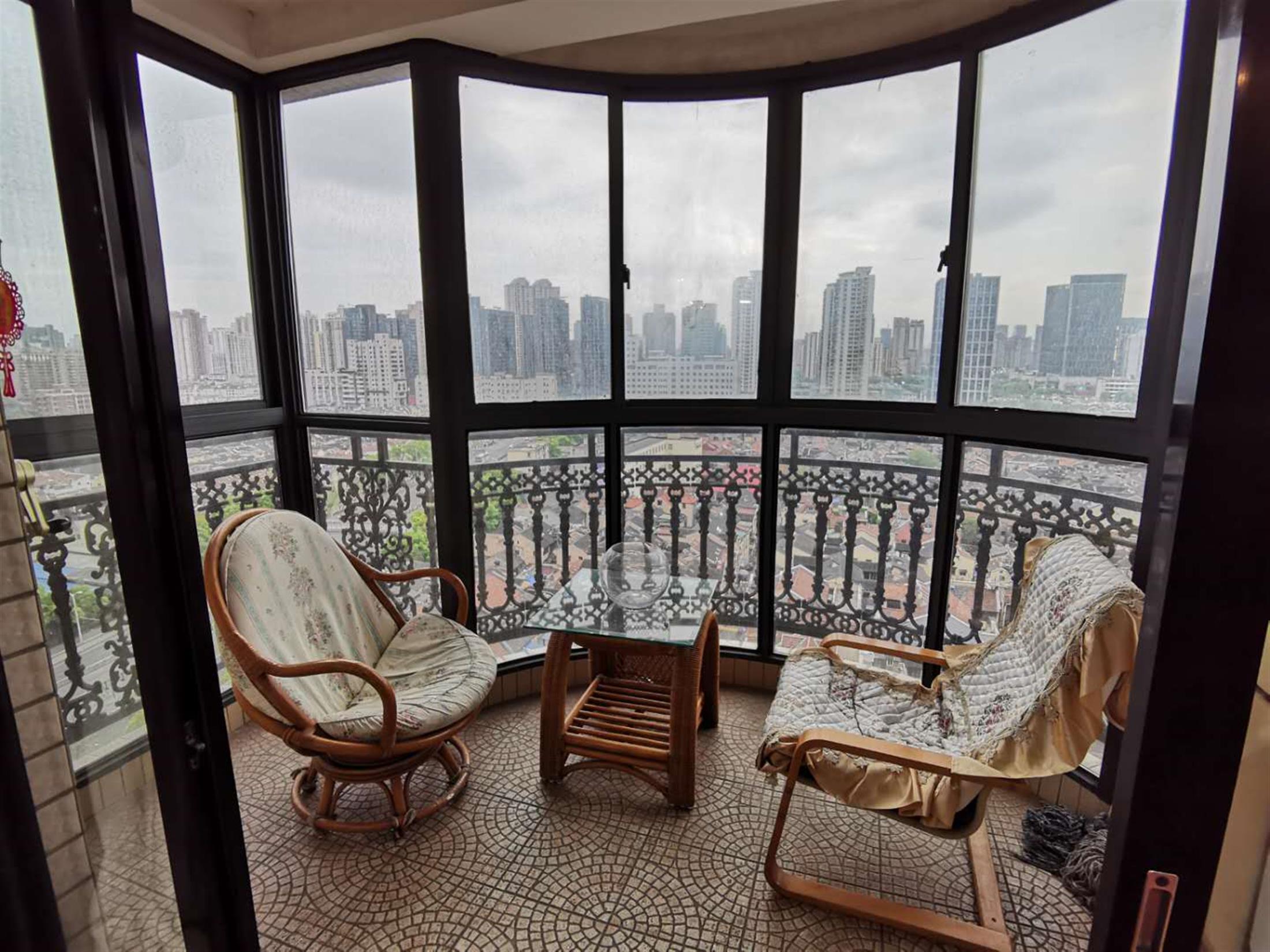 large curved balcony Large Comfy Yu Garden Apartment for Rent in Shanghai