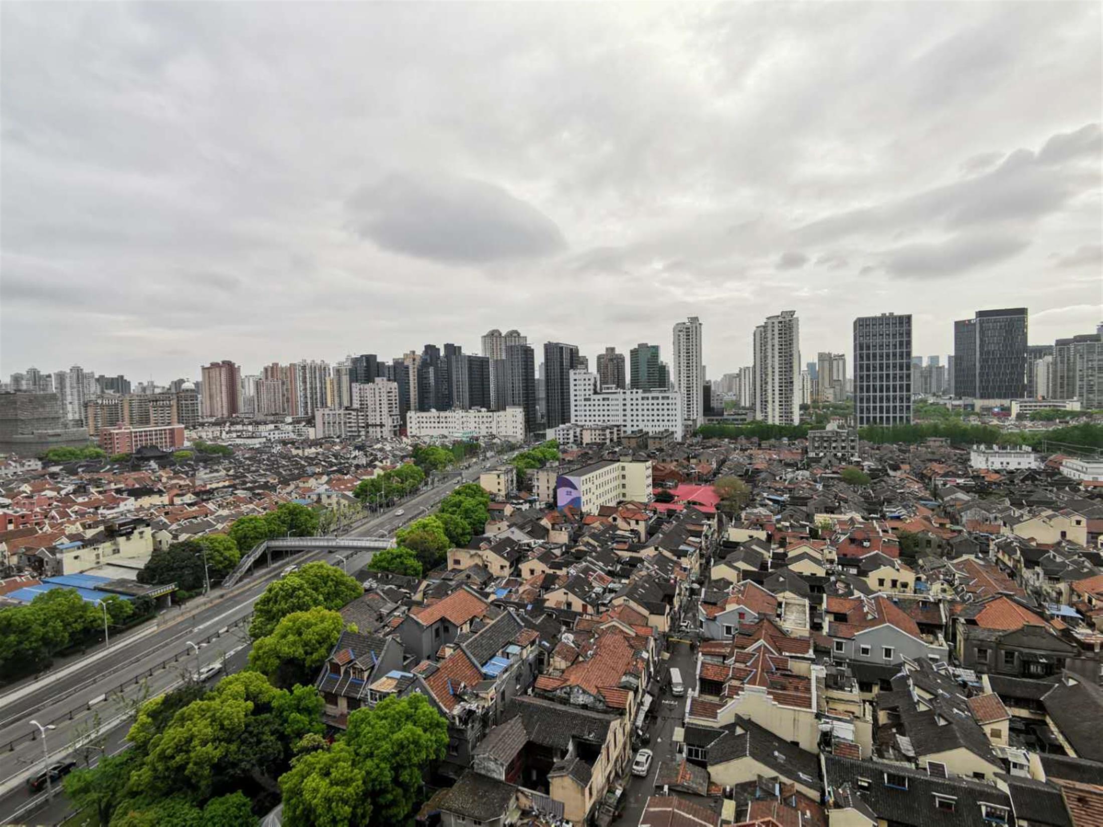 great views Large Comfy Yu Garden Apartment for Rent in Shanghai