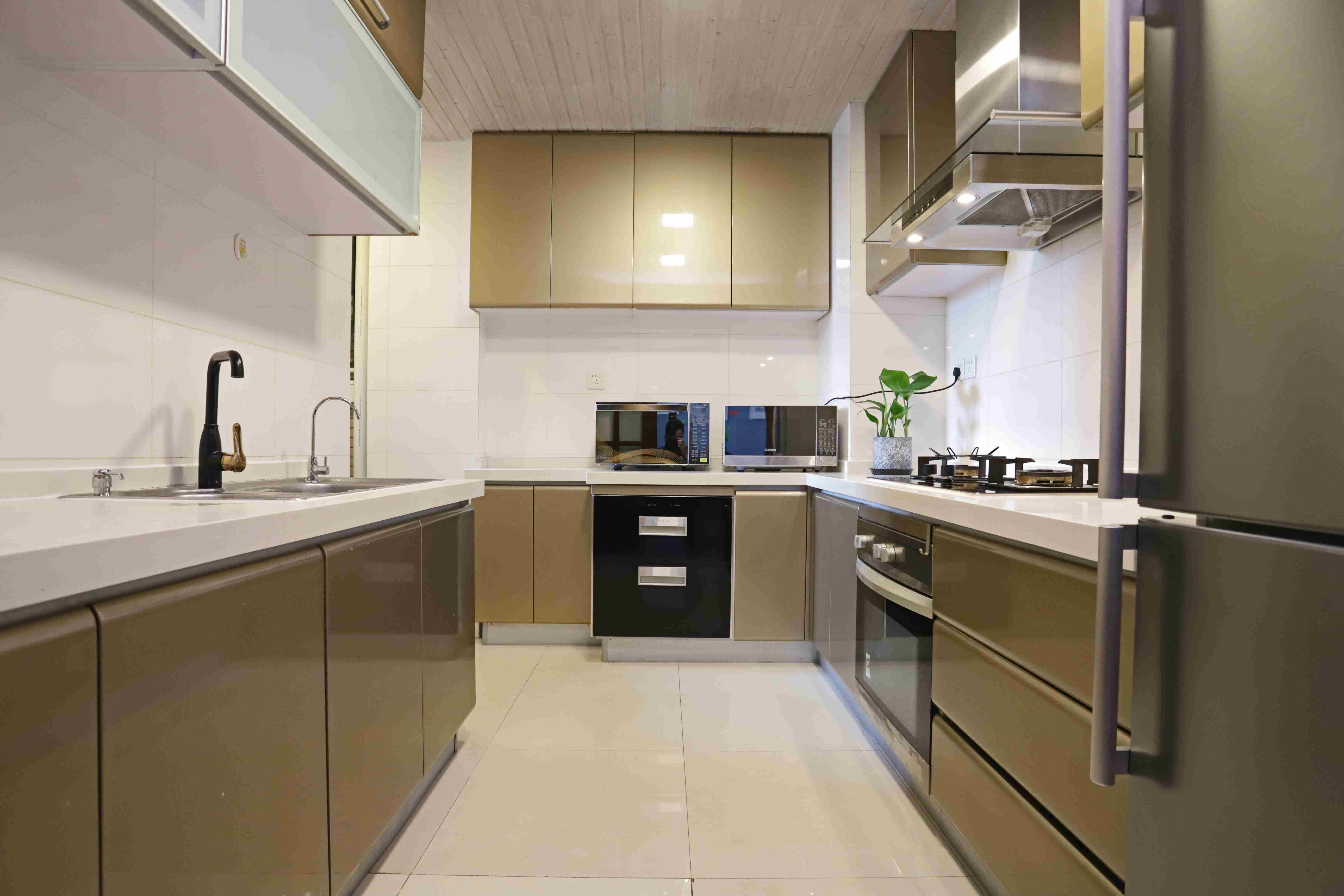 big kitchen Large Ladoll Apartment w Great Views in Shanghai for Rent