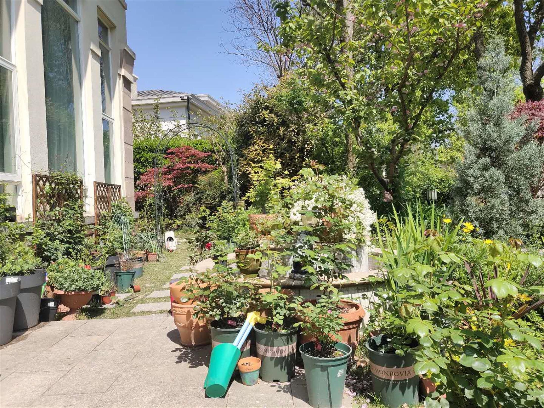 garden Large House in Qingpu