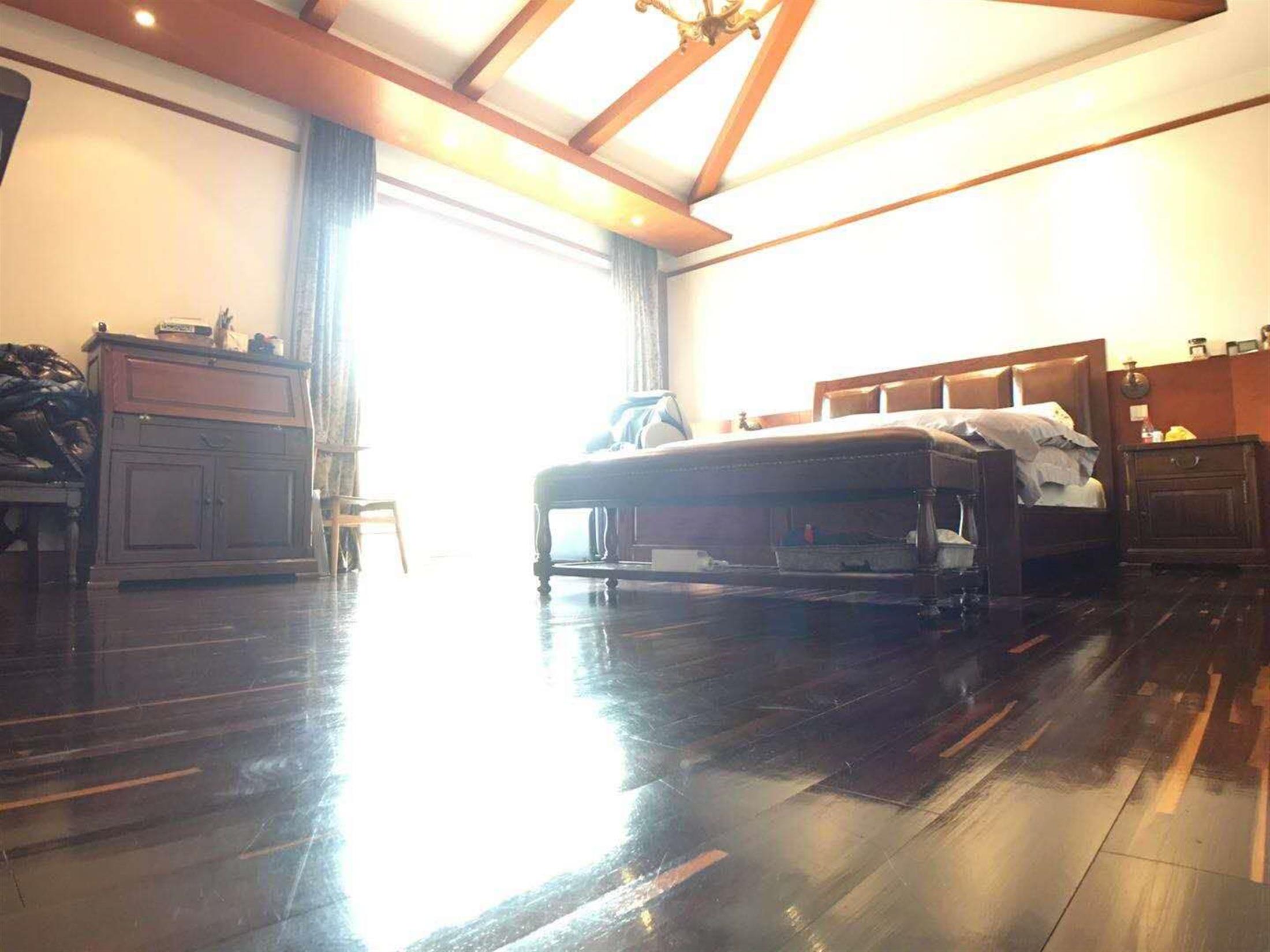 sunny bedroom Large House in Qingpu