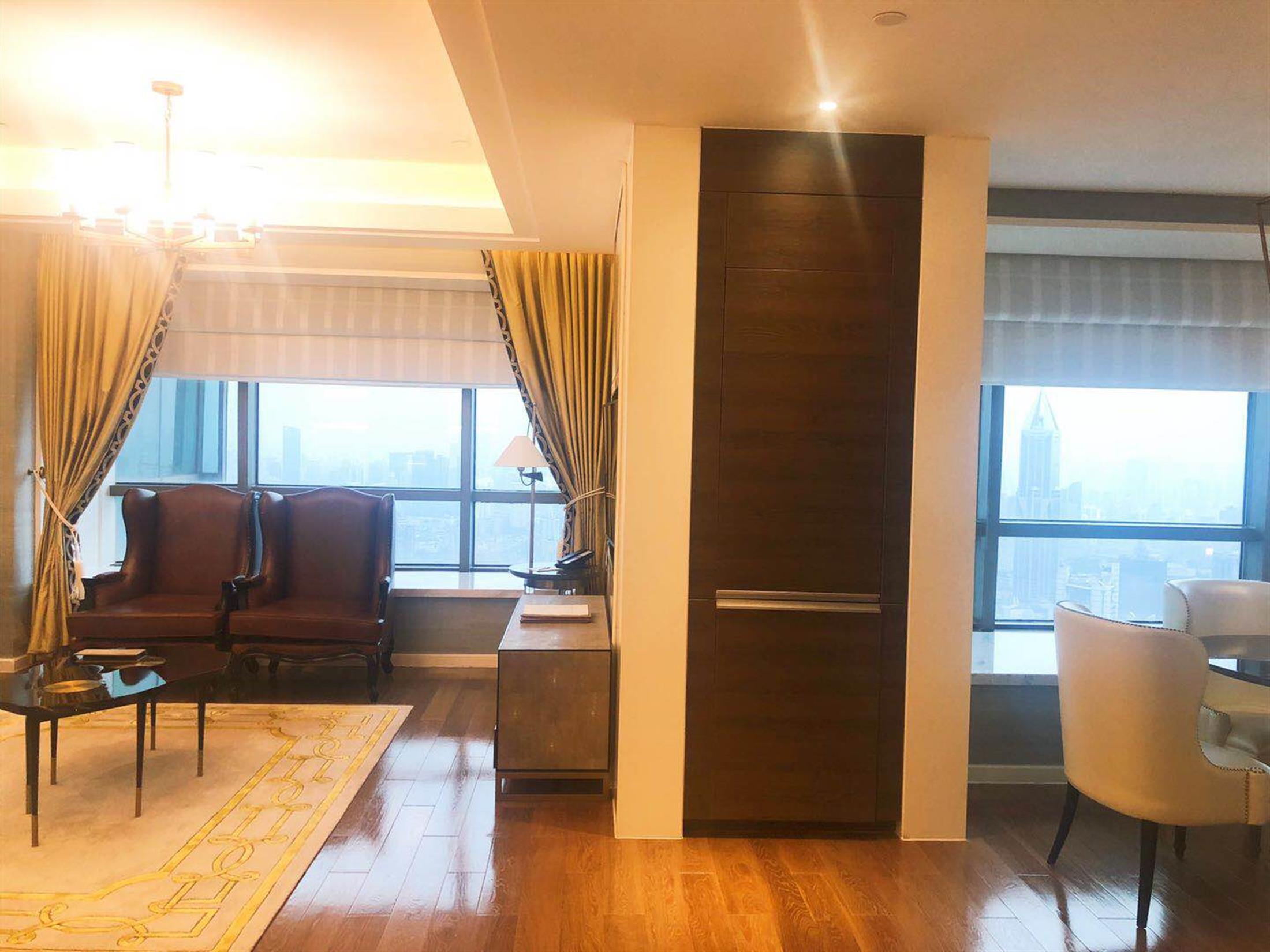 Top-End Ultra-Lux Service Apartment in Puxi