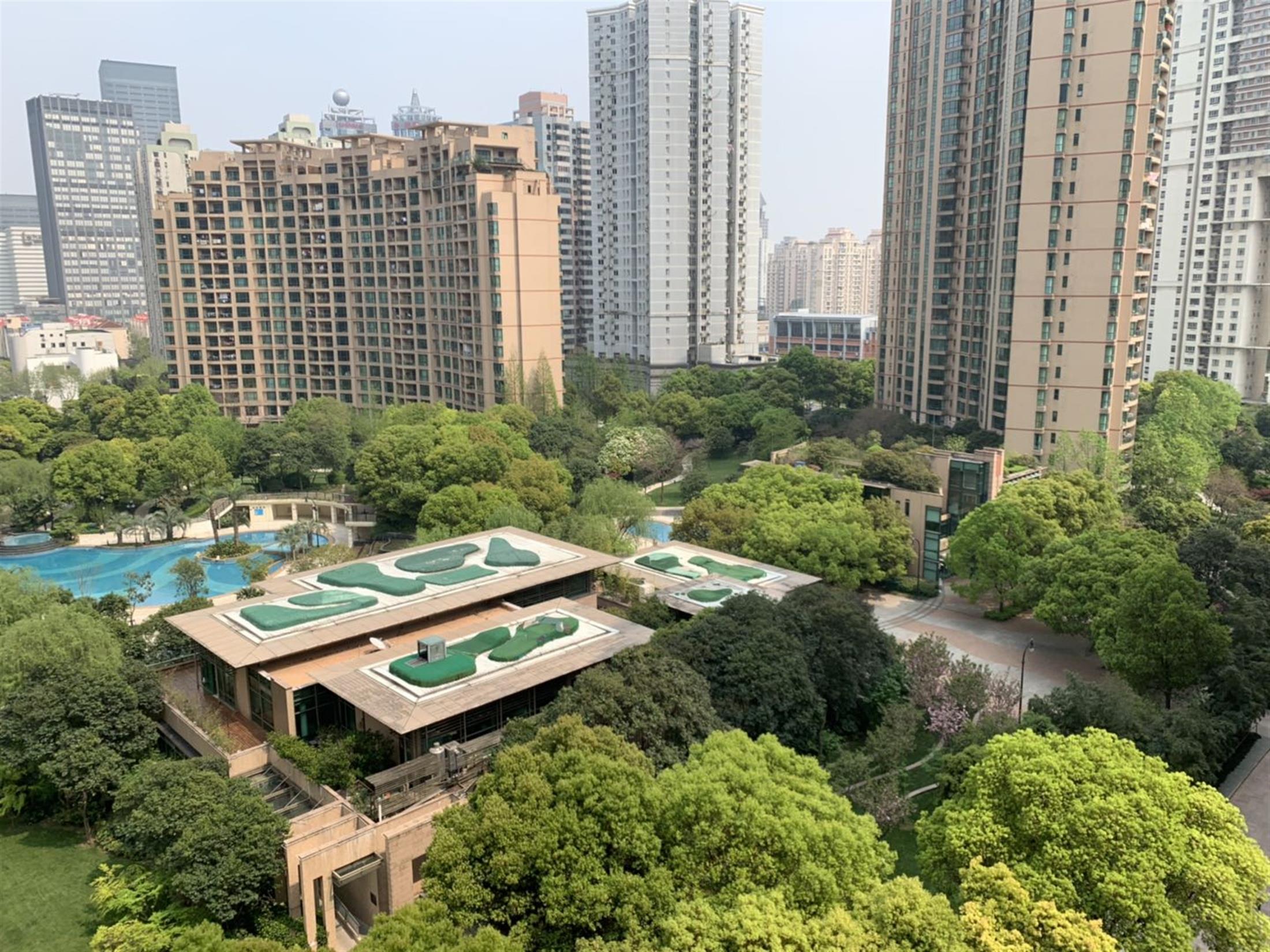 Outdoor Swimming Yanlord Garden Apartment near Lujiazui CBD for Rent in Shanghai