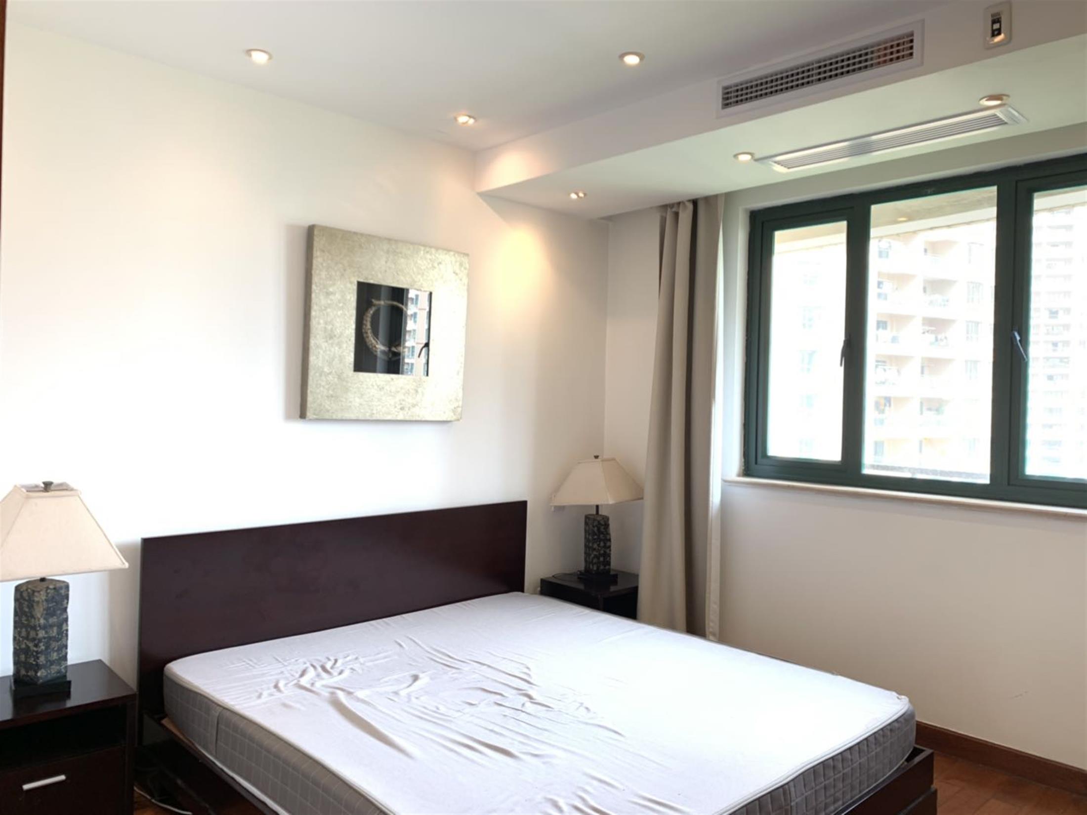 Bright Rooms Yanlord Garden Apartment near Lujiazui CBD for Rent in Shanghai