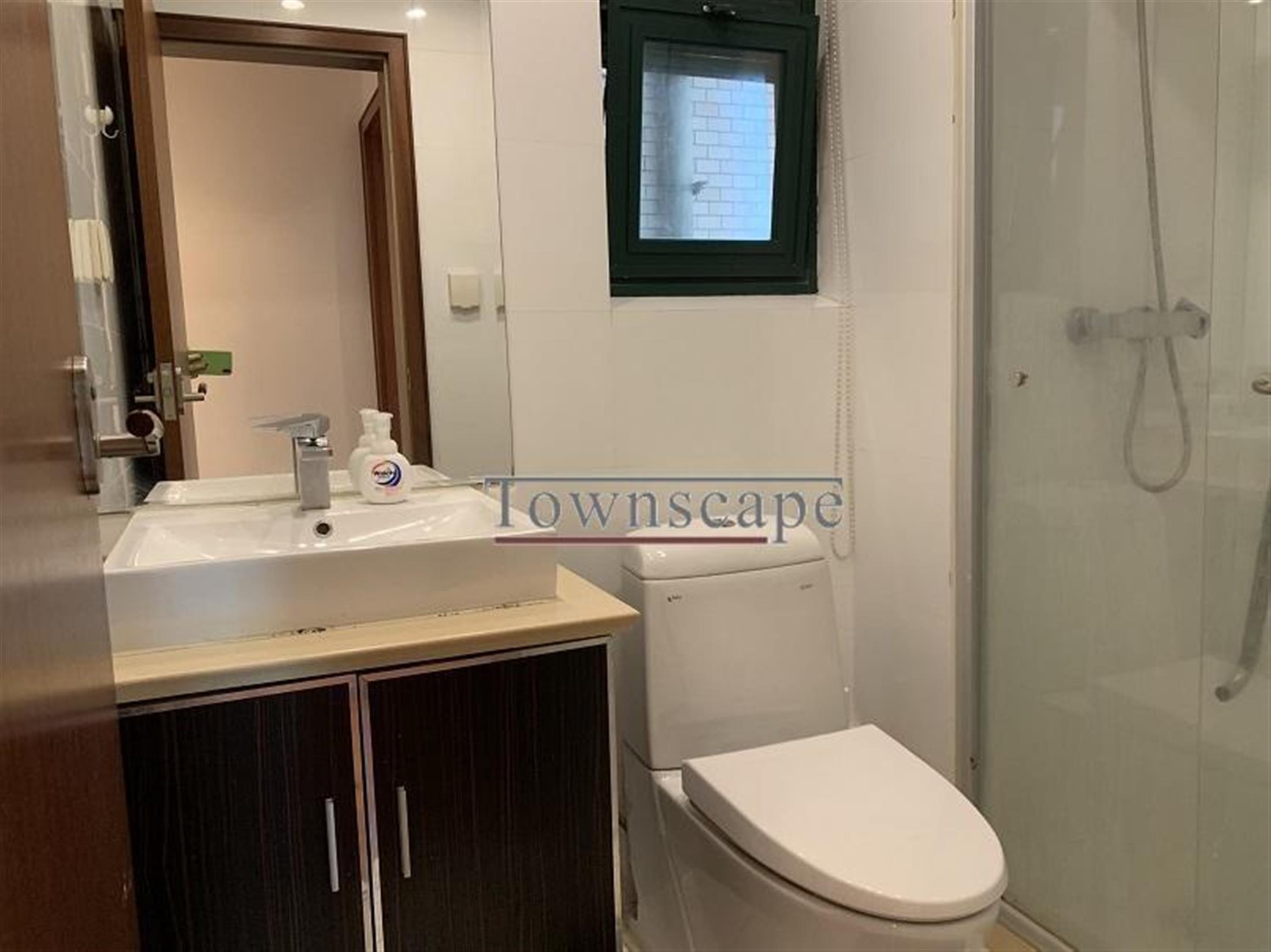 clean bathroom Spacious Yanlord Garden Apartment in Lujiazui CBD for Rent in Pudong, Shanghai