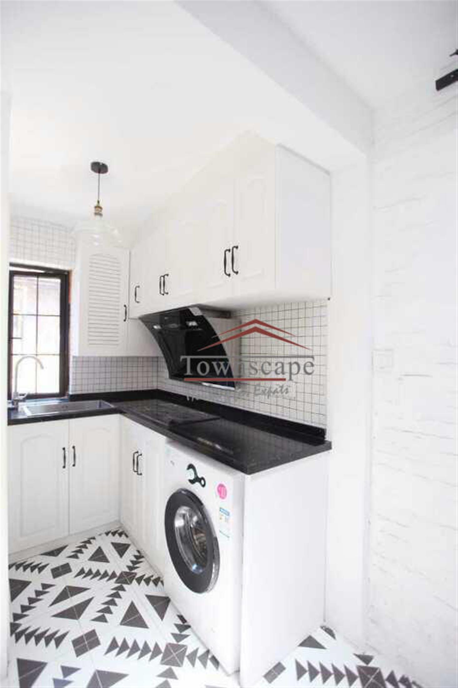 Open Kitchen Bright XTD Duplex for Rent in Quiet Lane House