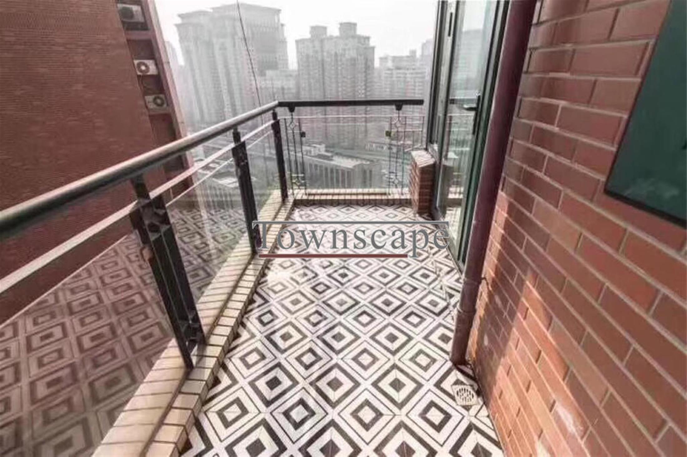 Large Balcony Spacious Renovated FFC Courtyards Apartment w Great Views for Rent in Shanghai