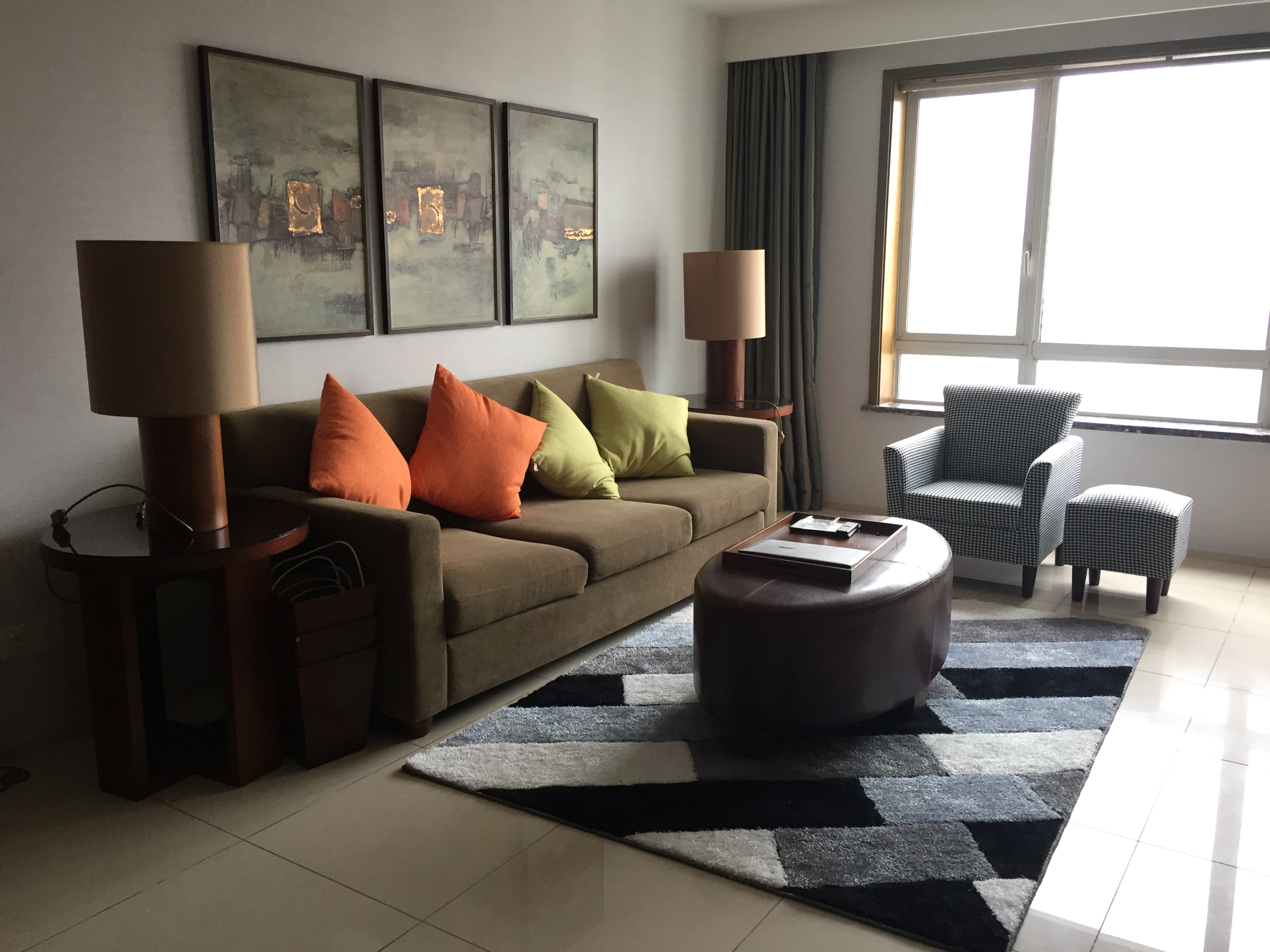 New Furniture Large Lux-Renovated Apartment in Top-End City Castle for Rent in Jing