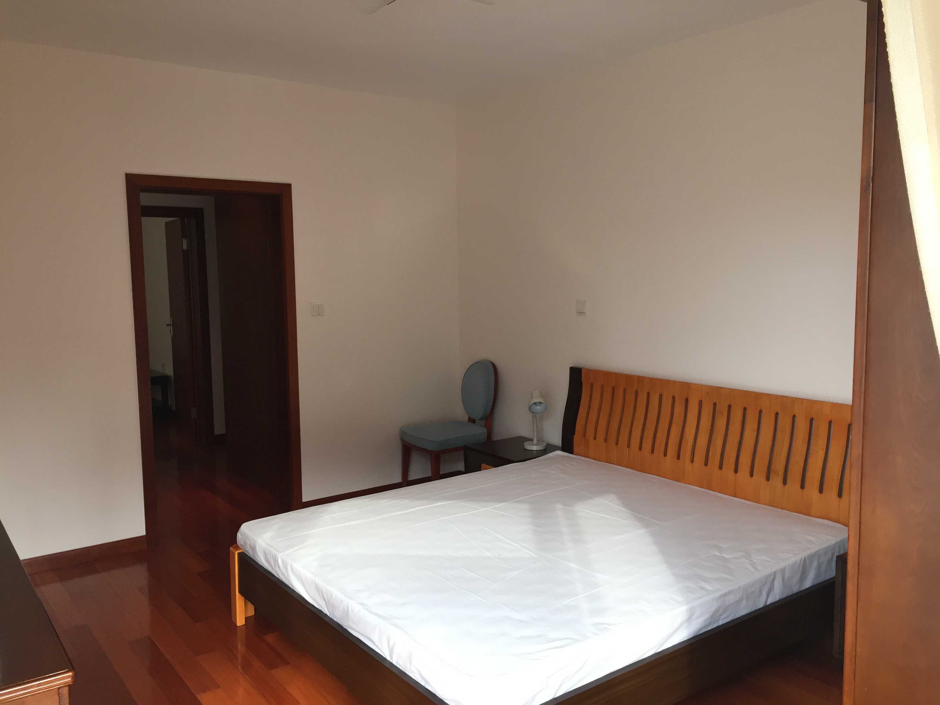 big bed Good Price, Bright Spacious Apartment for Rent near Shanghai Zoo