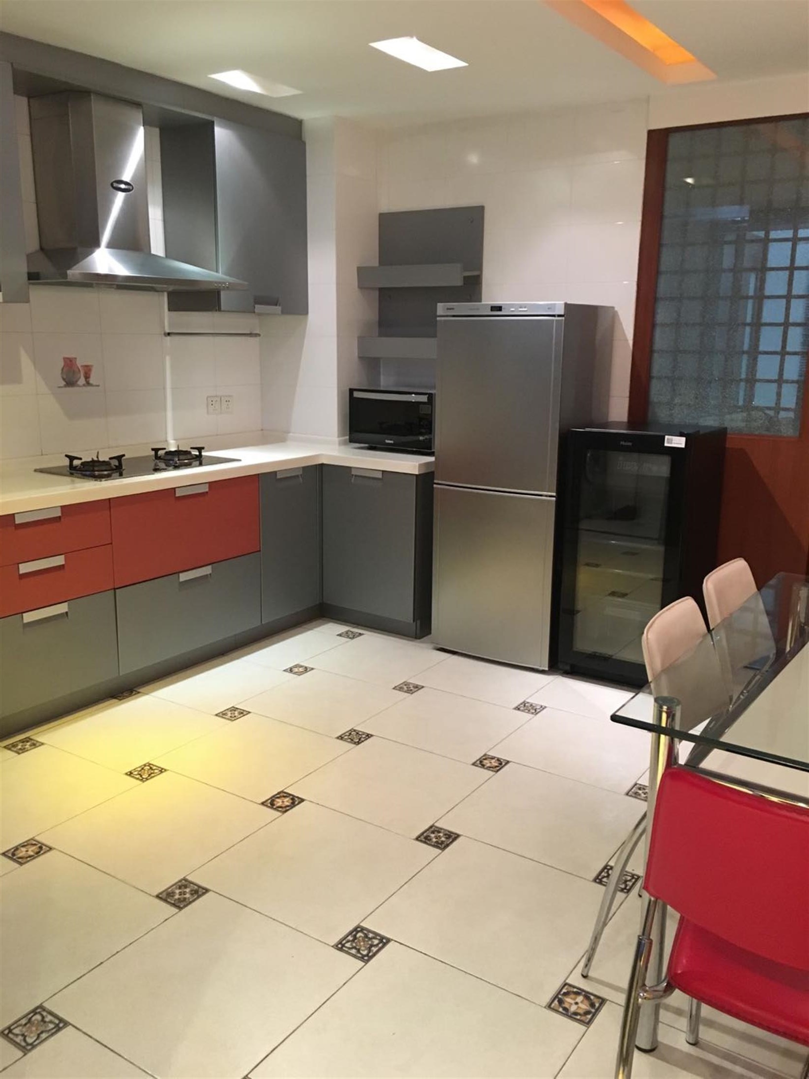 Big Kitchen Large Apt for Rent at Great Price in Xujiahui, Shanghai