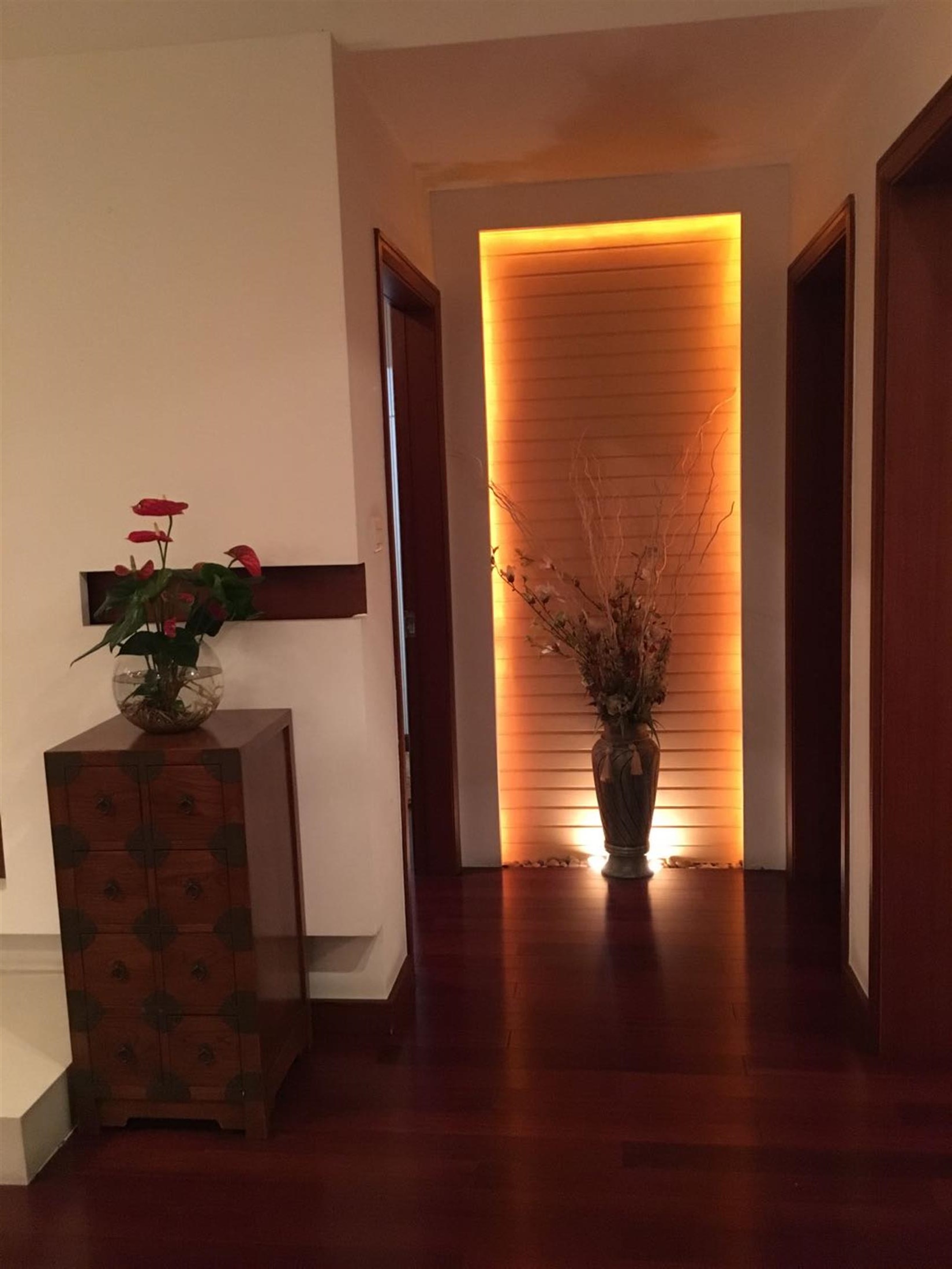 Nice Decor Large Apt for Rent at Great Price in Xujiahui, Shanghai