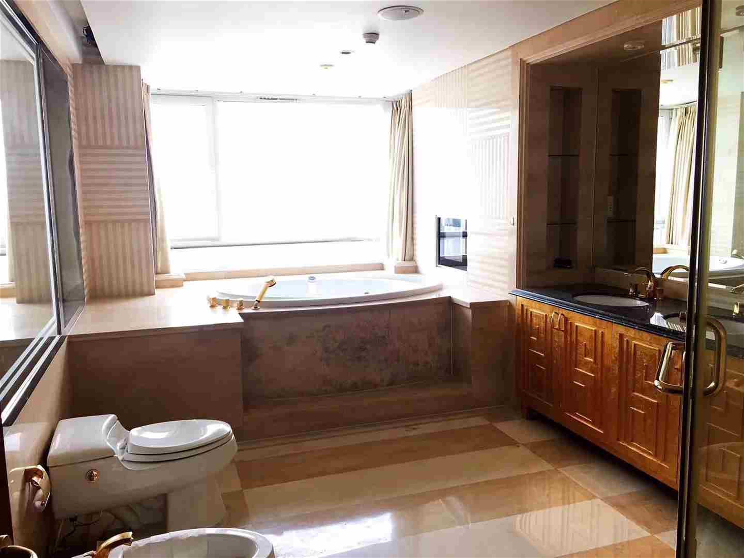 whirlpool tub Ultra Lux Uber Spacious LJZ Shanghai Apartment for Rent