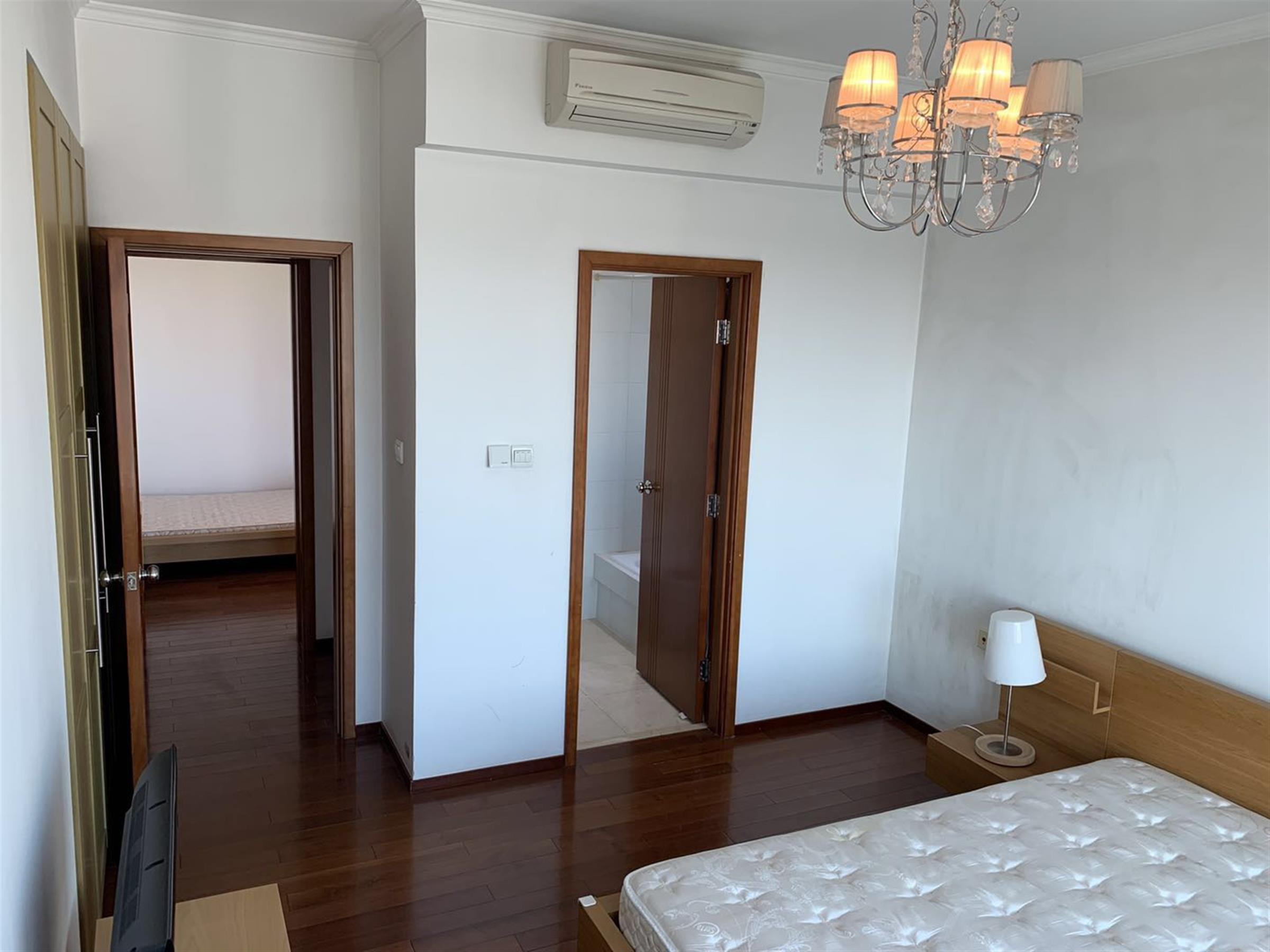 Big Beds Bright Large Apartment w Great Views in Xujiahui Shanghai for Rent