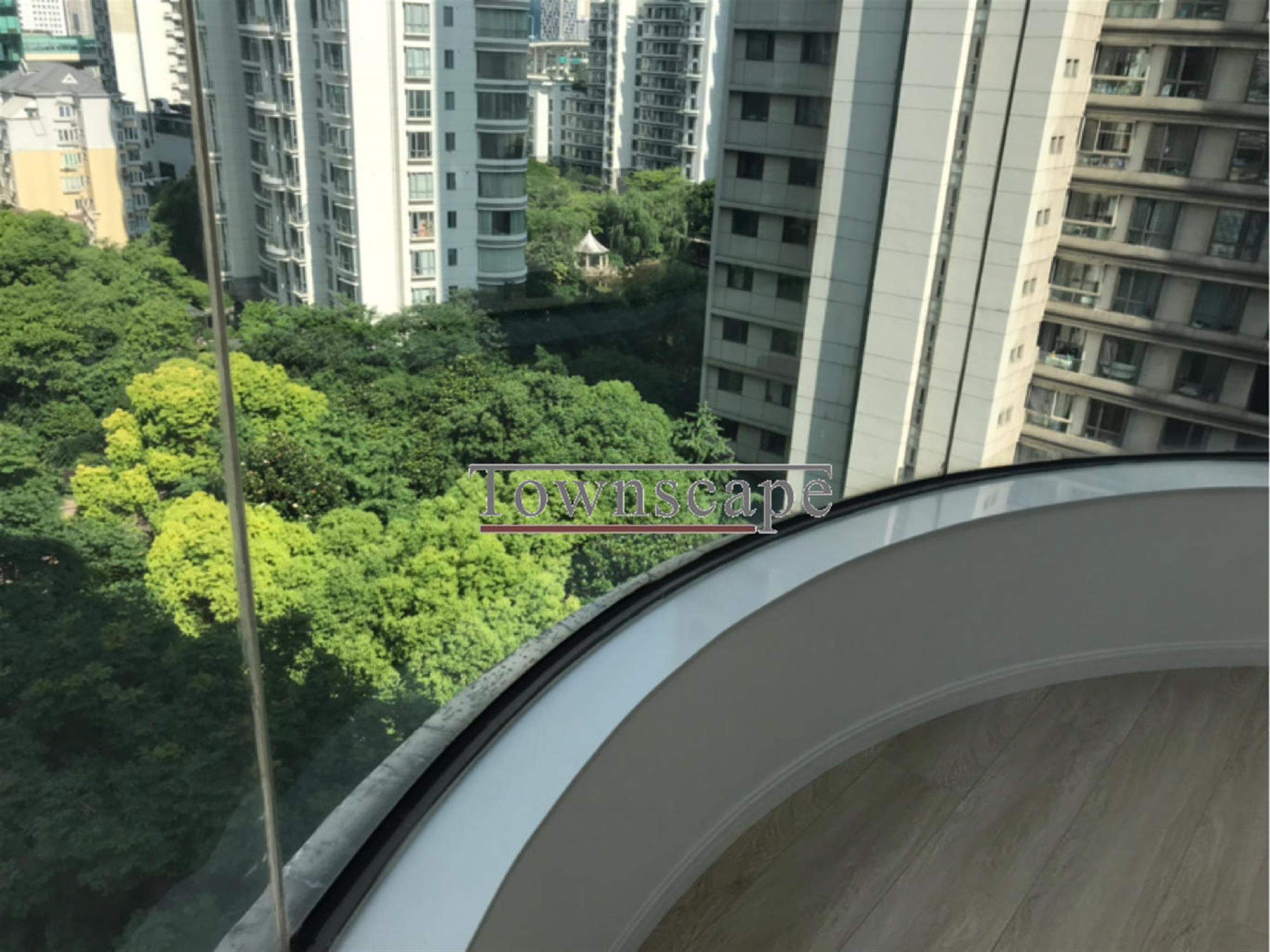 green views New Bright Spacious Apartment in High-End Top-of-City in Jing