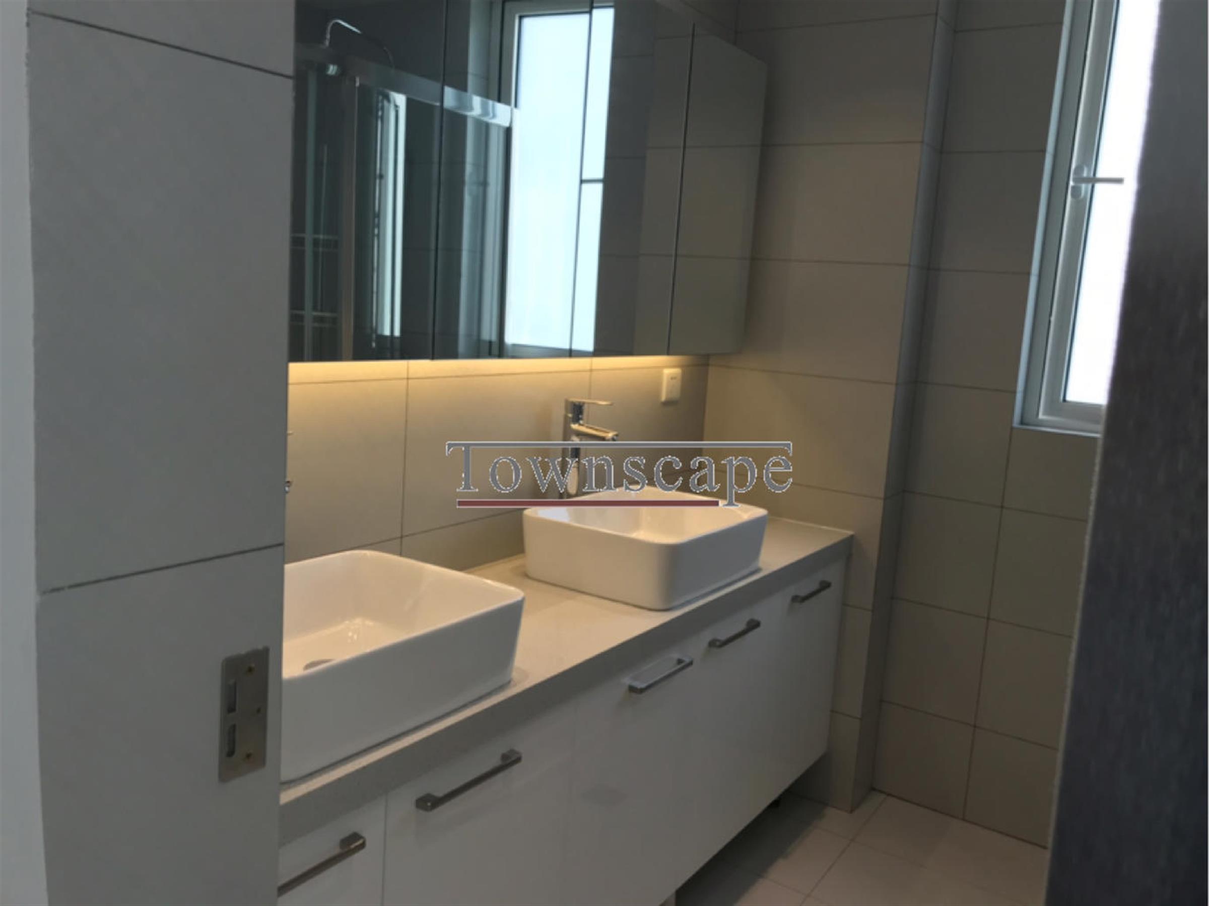 twin sinks New Bright Spacious Apartment in High-End Top-of-City in Jing