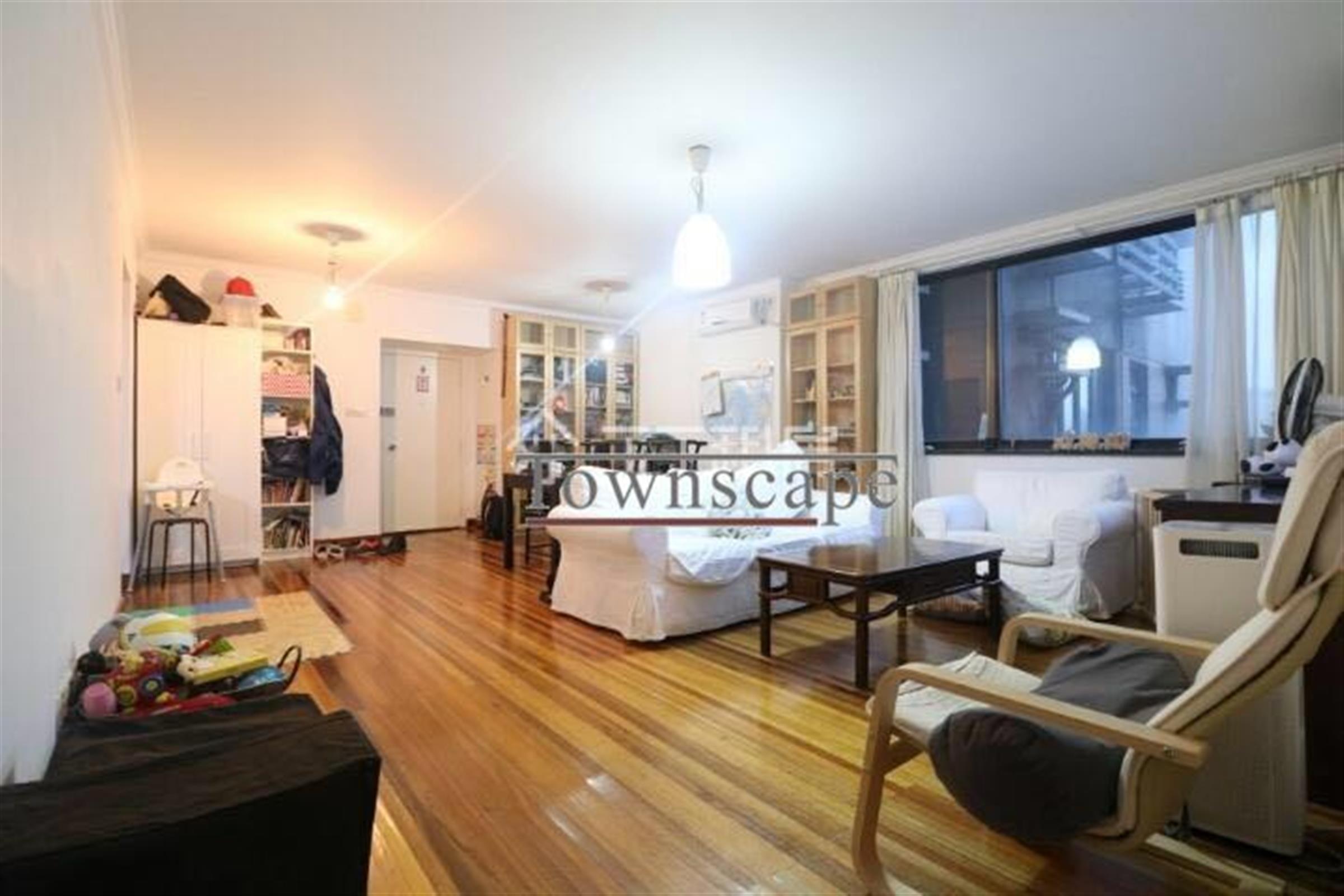 Nice floors Large Sunny FFC Apartment Near Fuxing Park in Art Deco Building for Rent in Shanghai