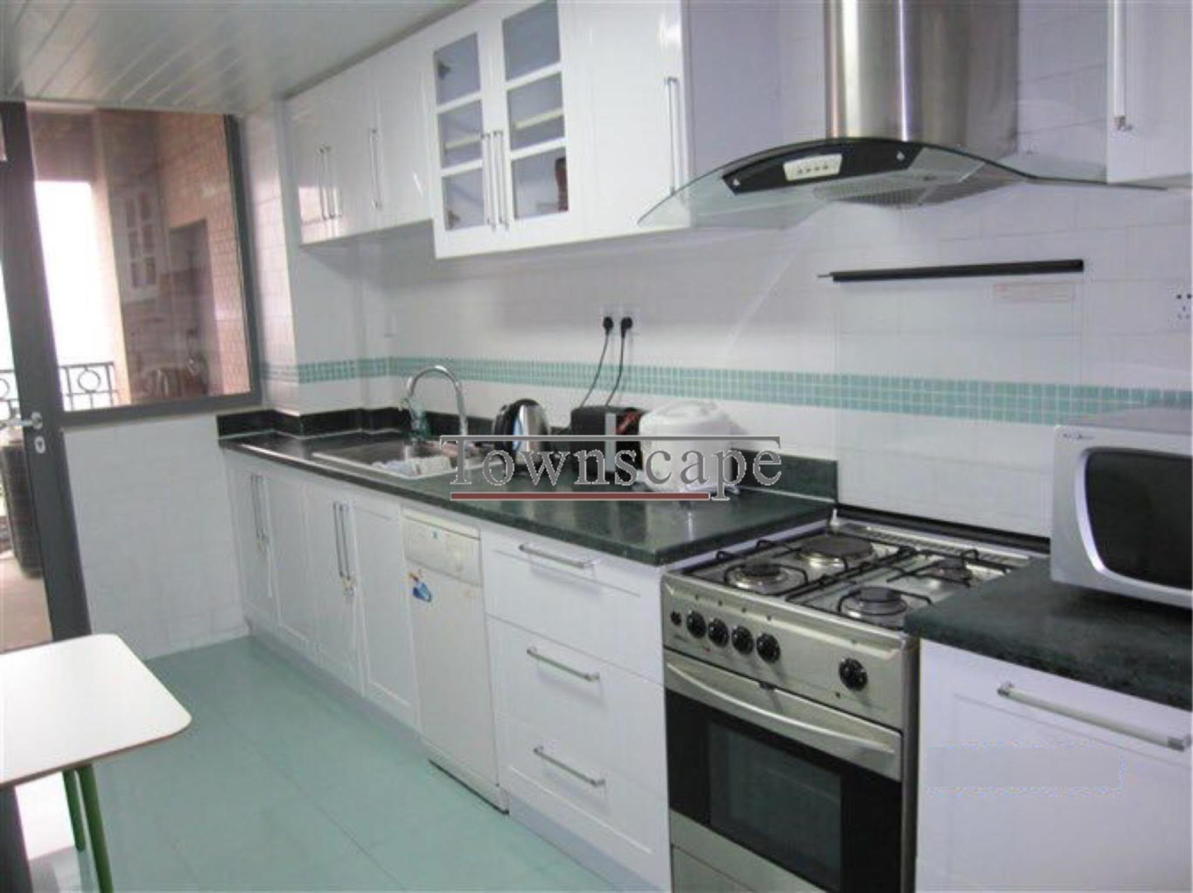 Big Kitchen Family Living in Uber-Large Green Court Apartment For Rent in Shanghai