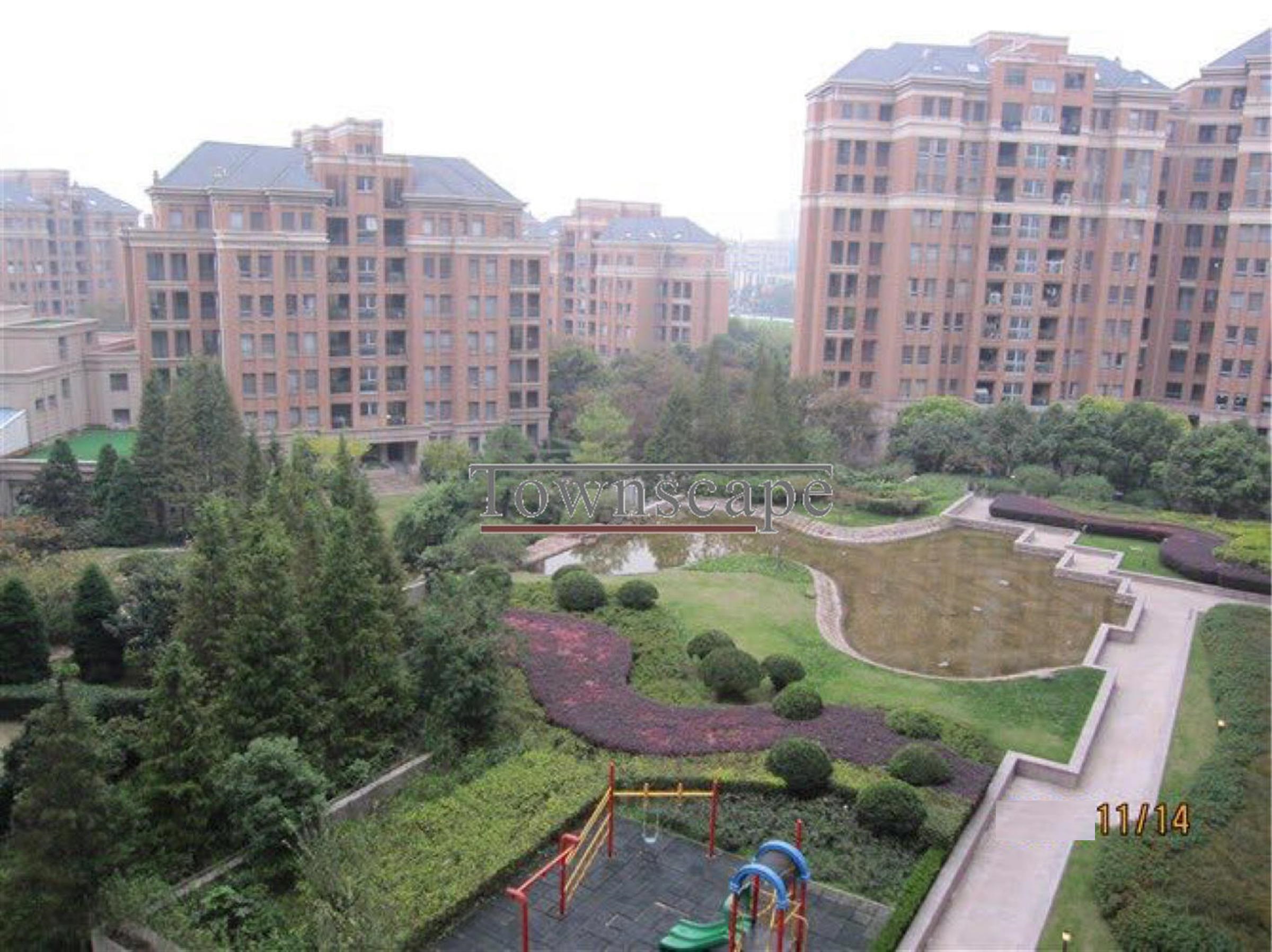 Great views Family Living in Uber-Large Green Court Apartment For Rent in Shanghai