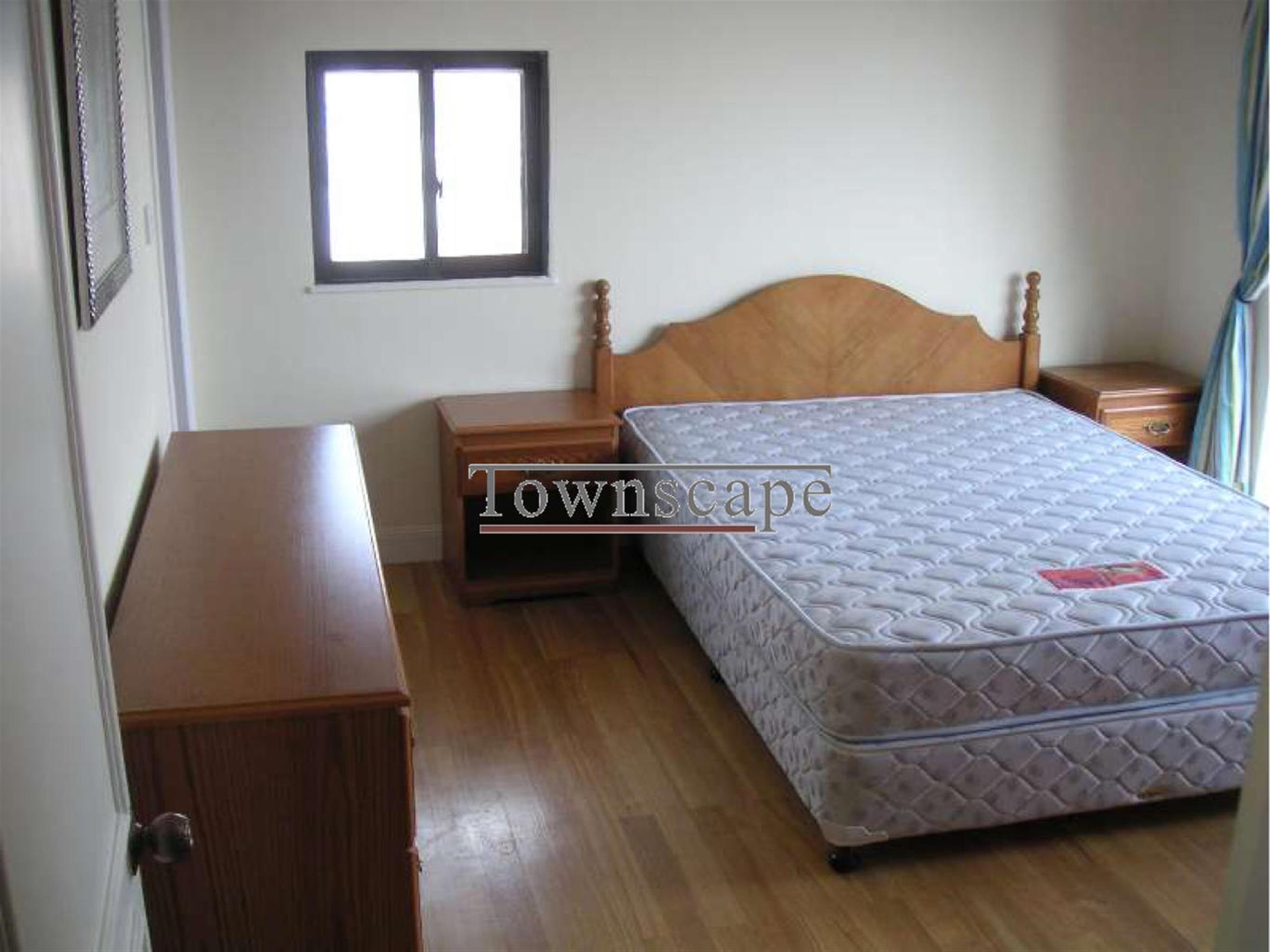big bedroom Great Views, Location, n Price for Large FFC Apt for Rent in Shanghai