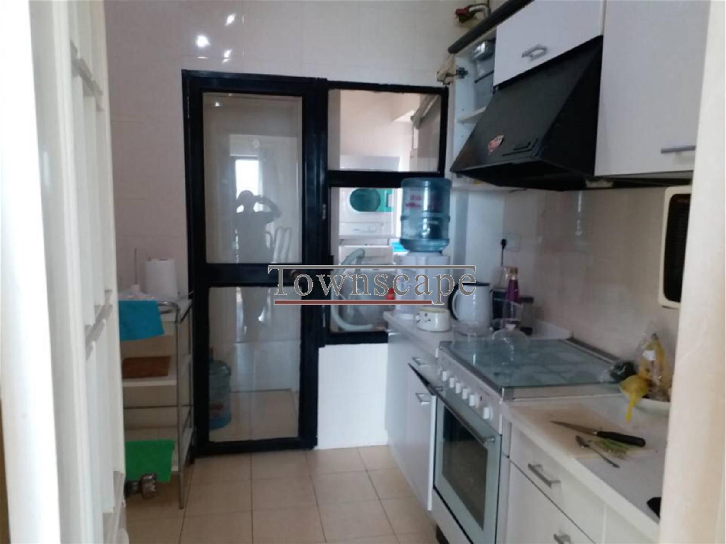kitchen Great Views, Location, n Price for Large FFC Apt for Rent in Shanghai