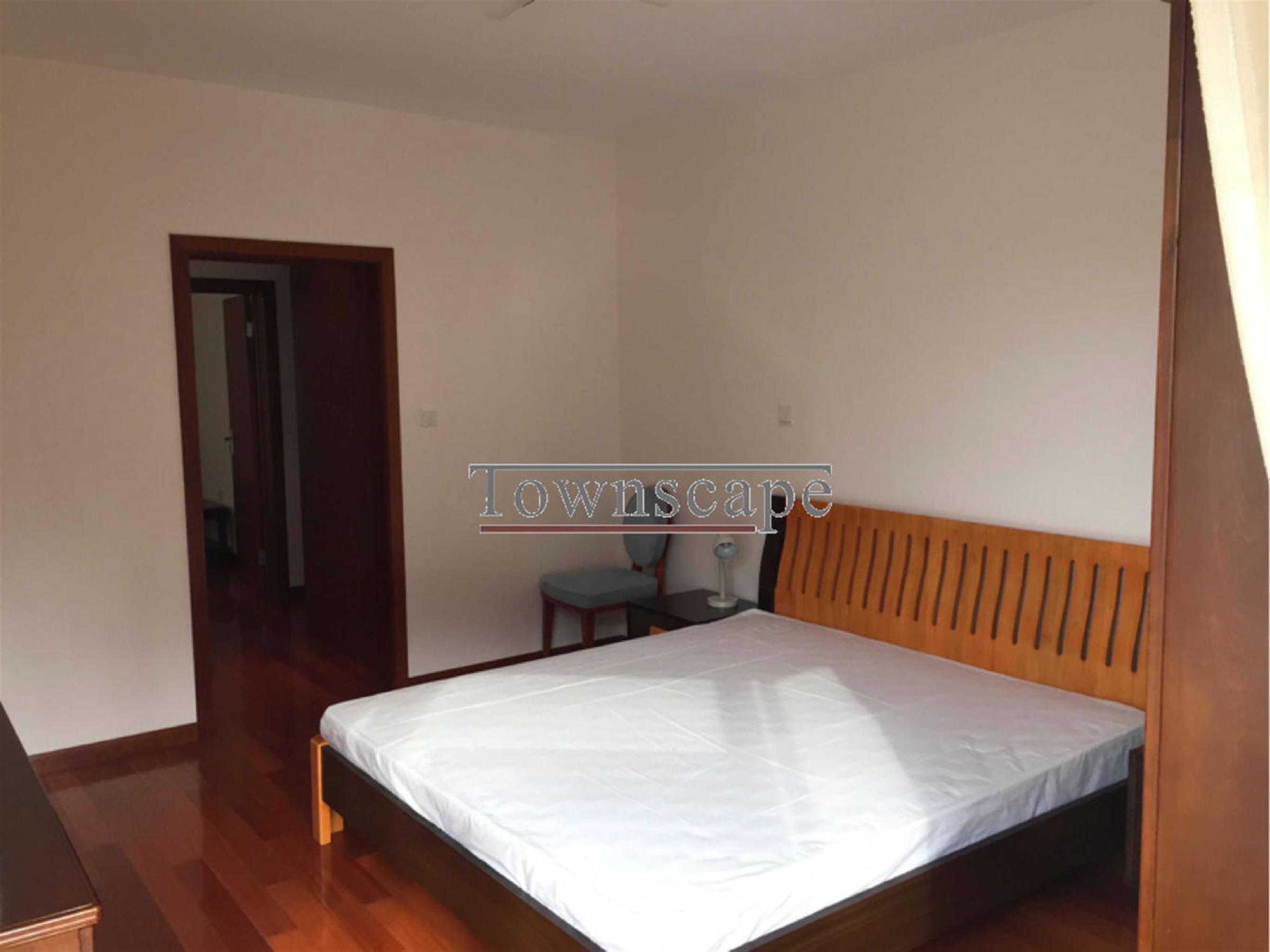 big bed Large Size, Great Price Apt nr Zoo for Rent in Hongqiao, Shanghai