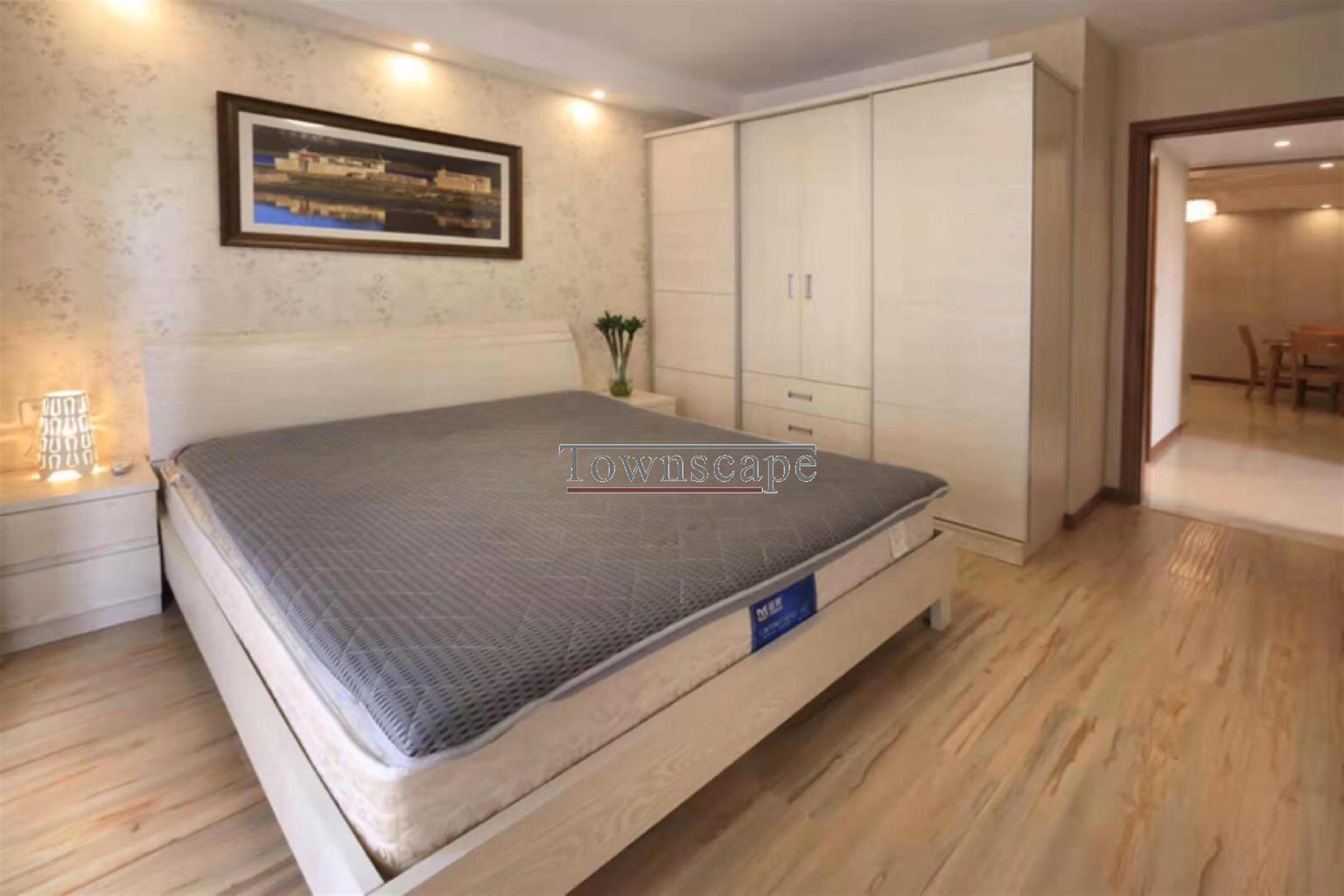 big bed Fabulous Apartment nr Tianzifang & Xintiandi for Rent in Shanghai