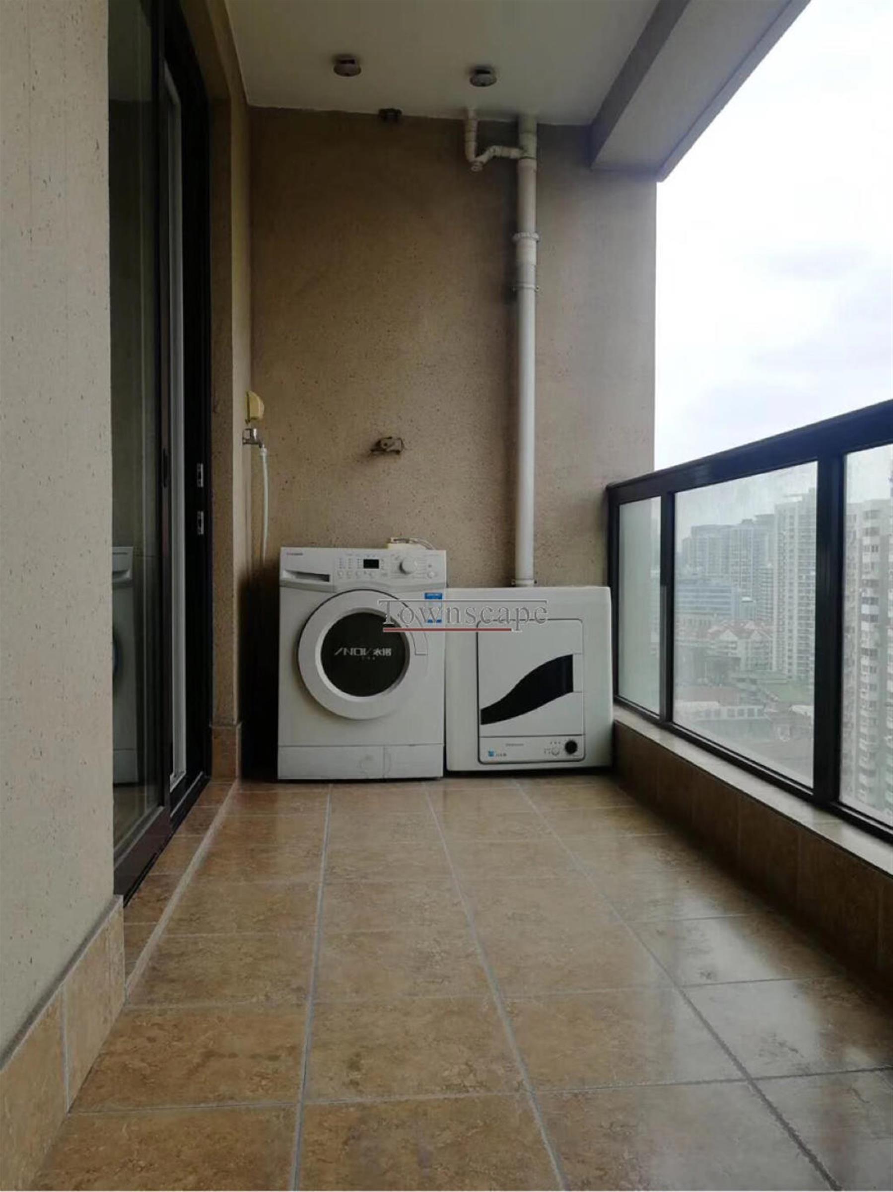 Big Balcony Spacious Apartment in Popular Modern High-end Jing’an Compound for Rent