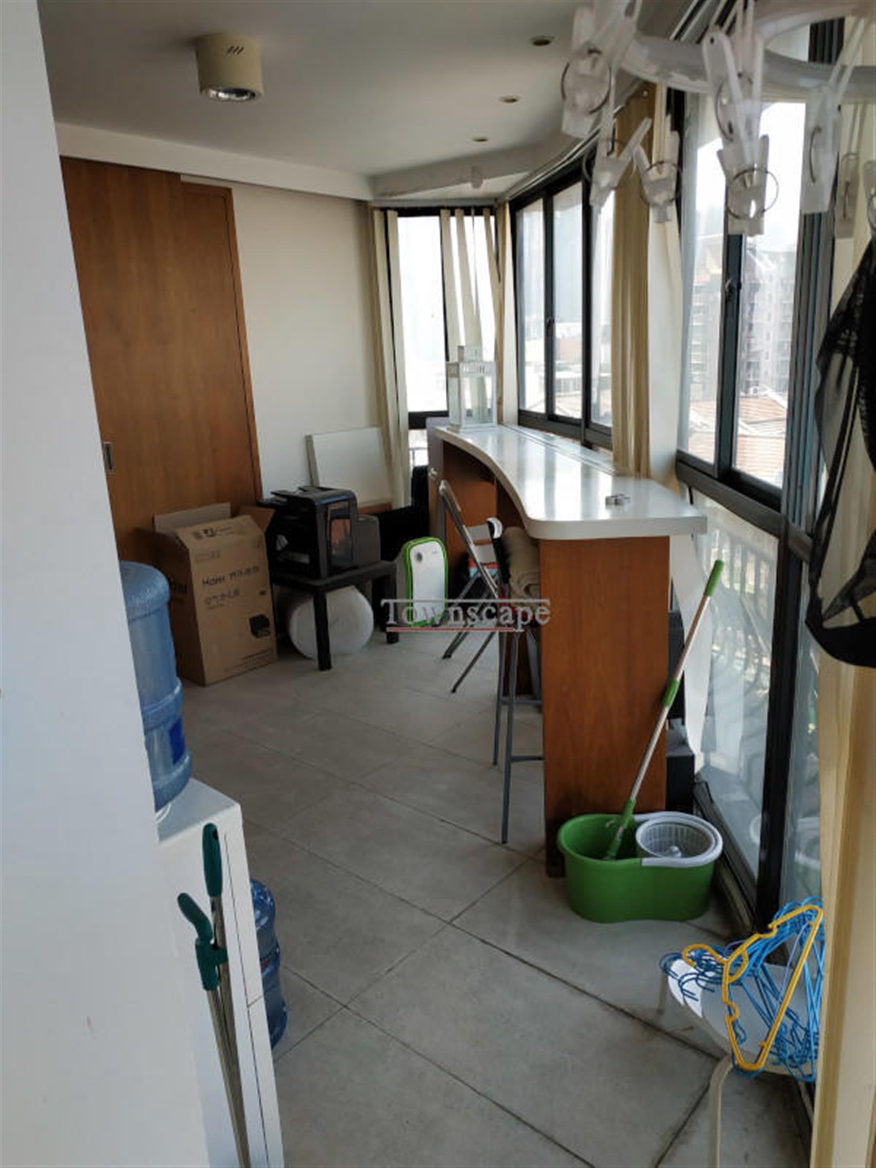curved balcony Great Price, Large XTD Apartment w Large Balcony in Shanghai for Rent