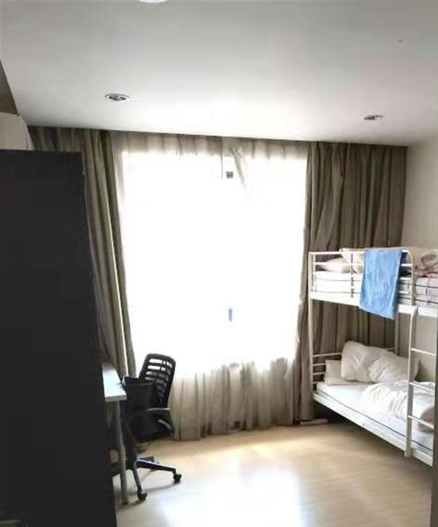 bnk beds Great Price, Large XTD Apartment w Large Balcony in Shanghai for Rent
