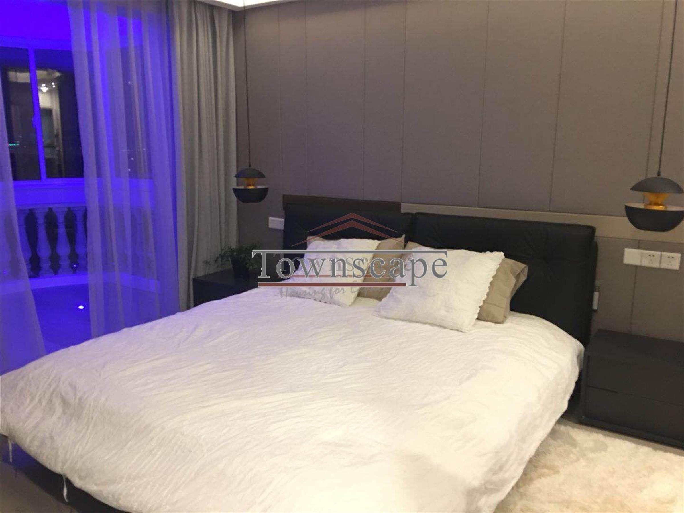 Big Beds Exclusive Ultra-Lux 3-Floor Hongqiao Penthouse nr LaoWaiJie & Gubei